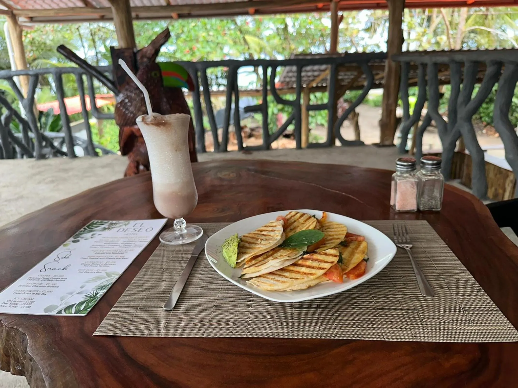 Food and drinks in El Deseo Serendipity Tortuguero