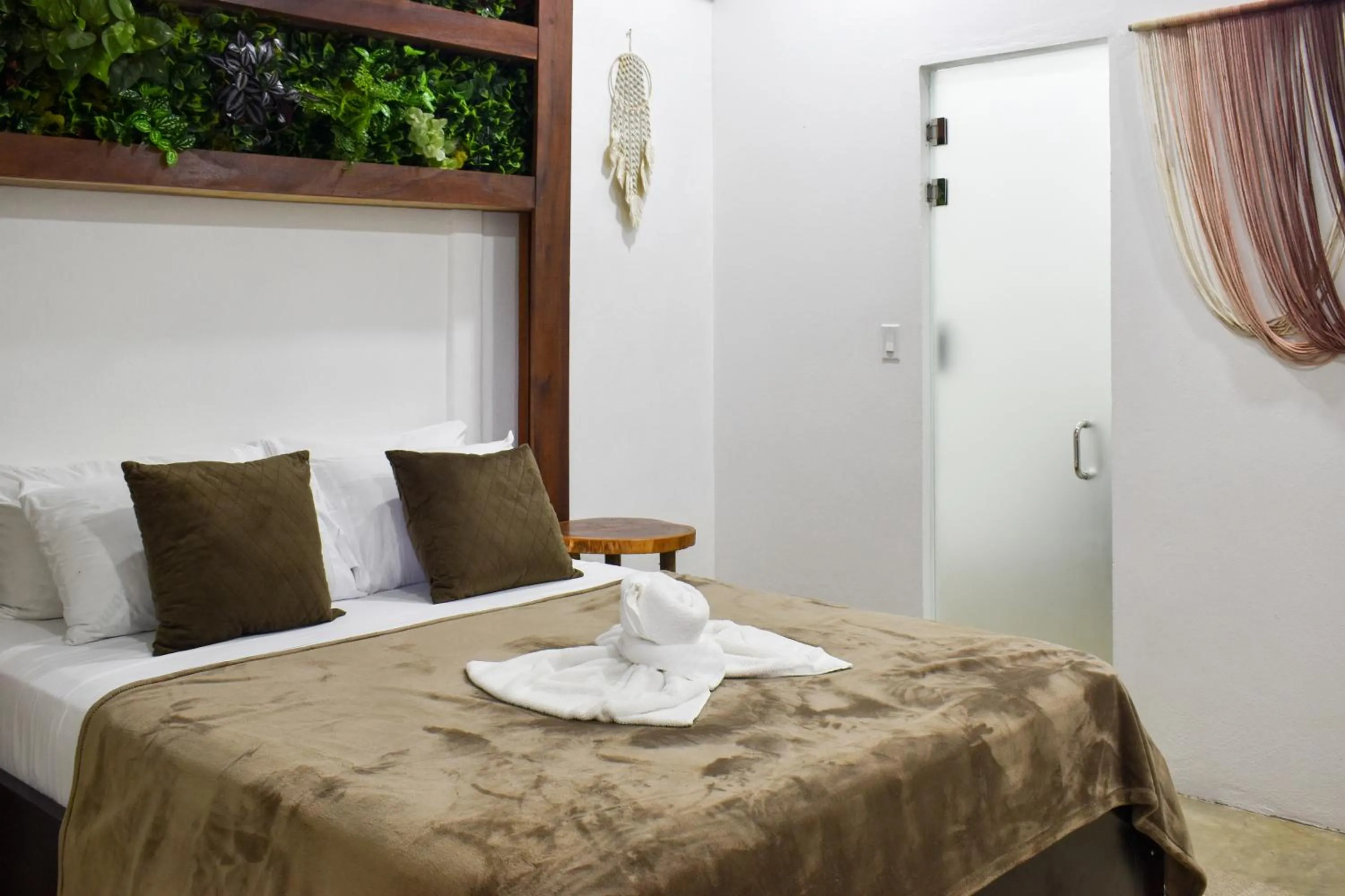 Bed in El Deseo Serendipity Tortuguero