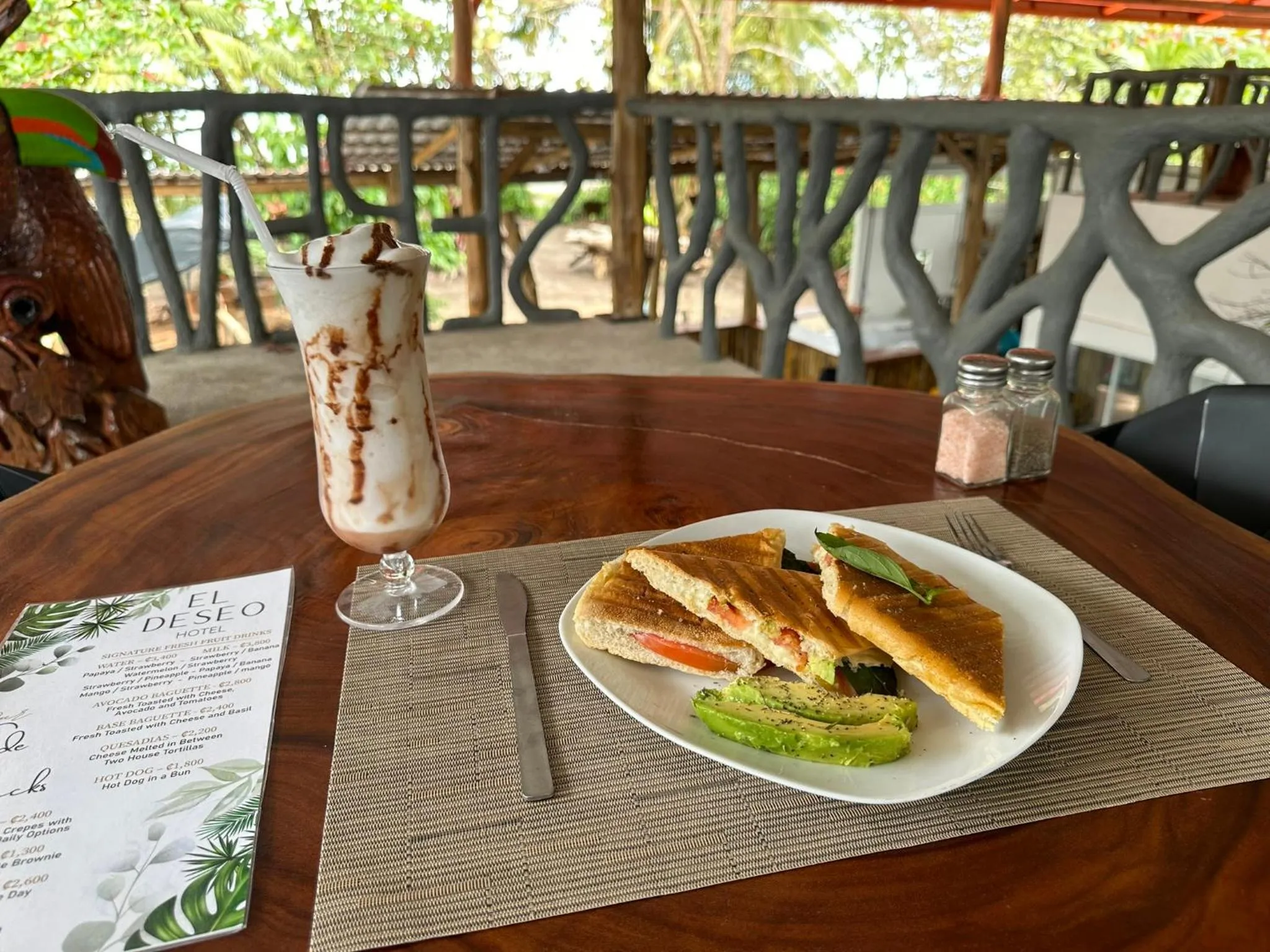 Food and drinks in El Deseo Serendipity Tortuguero