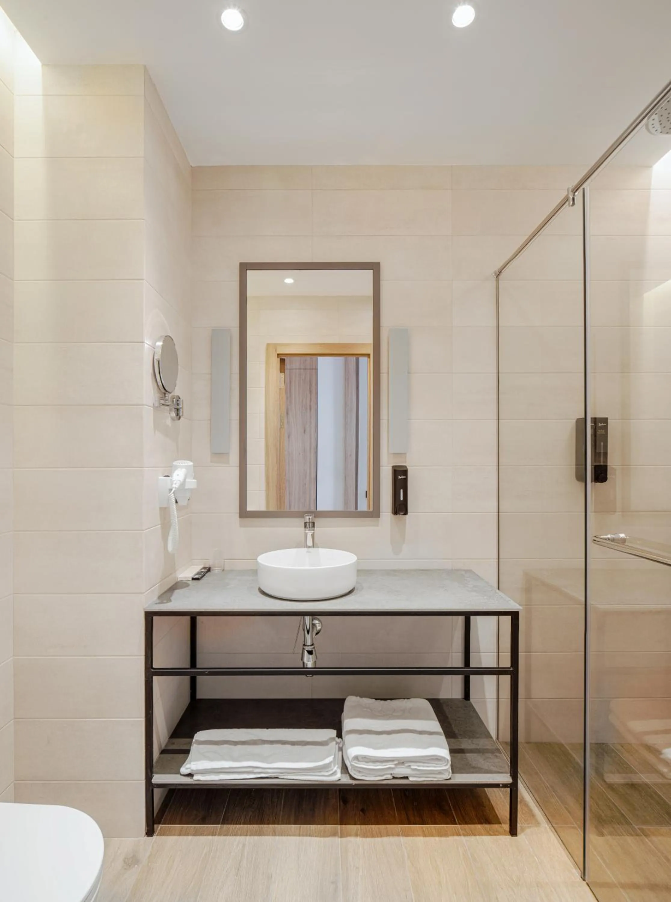 Shower in Radisson Hotel & Spa Gyumri