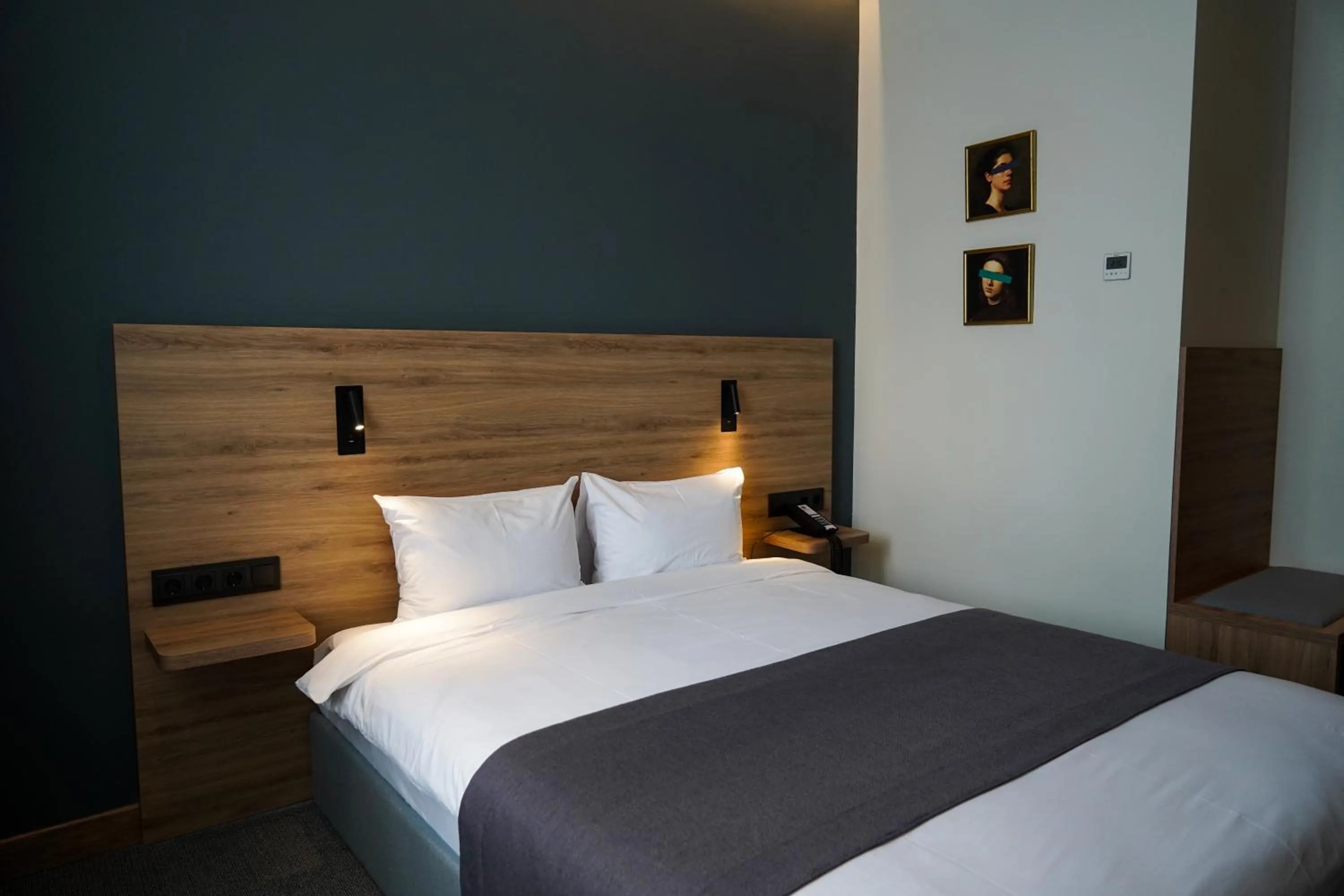 King Room with Balcony in Shiraz Plaza Hotel & Spa