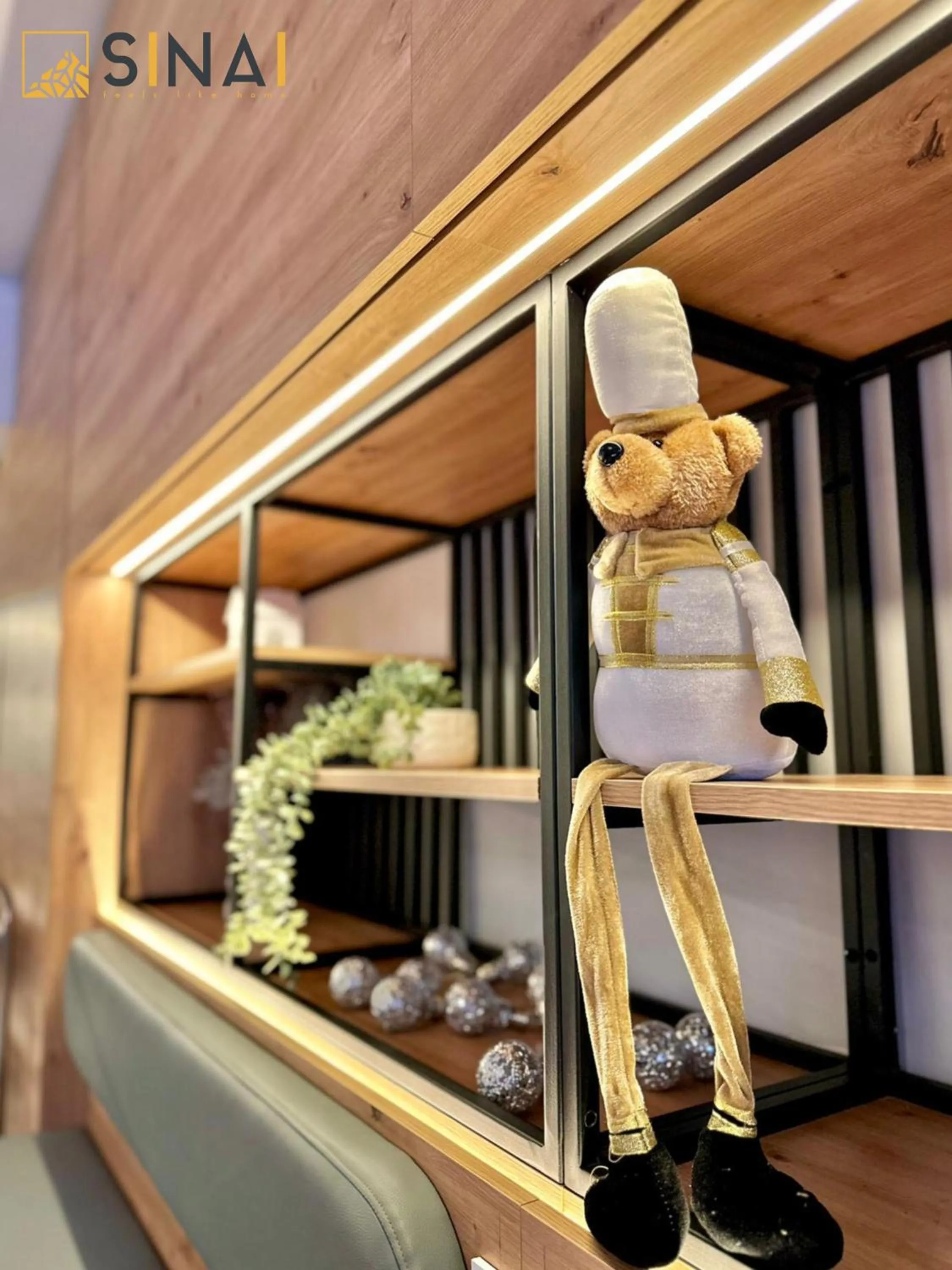 Restaurant/places to eat in SINAI APH Apartments