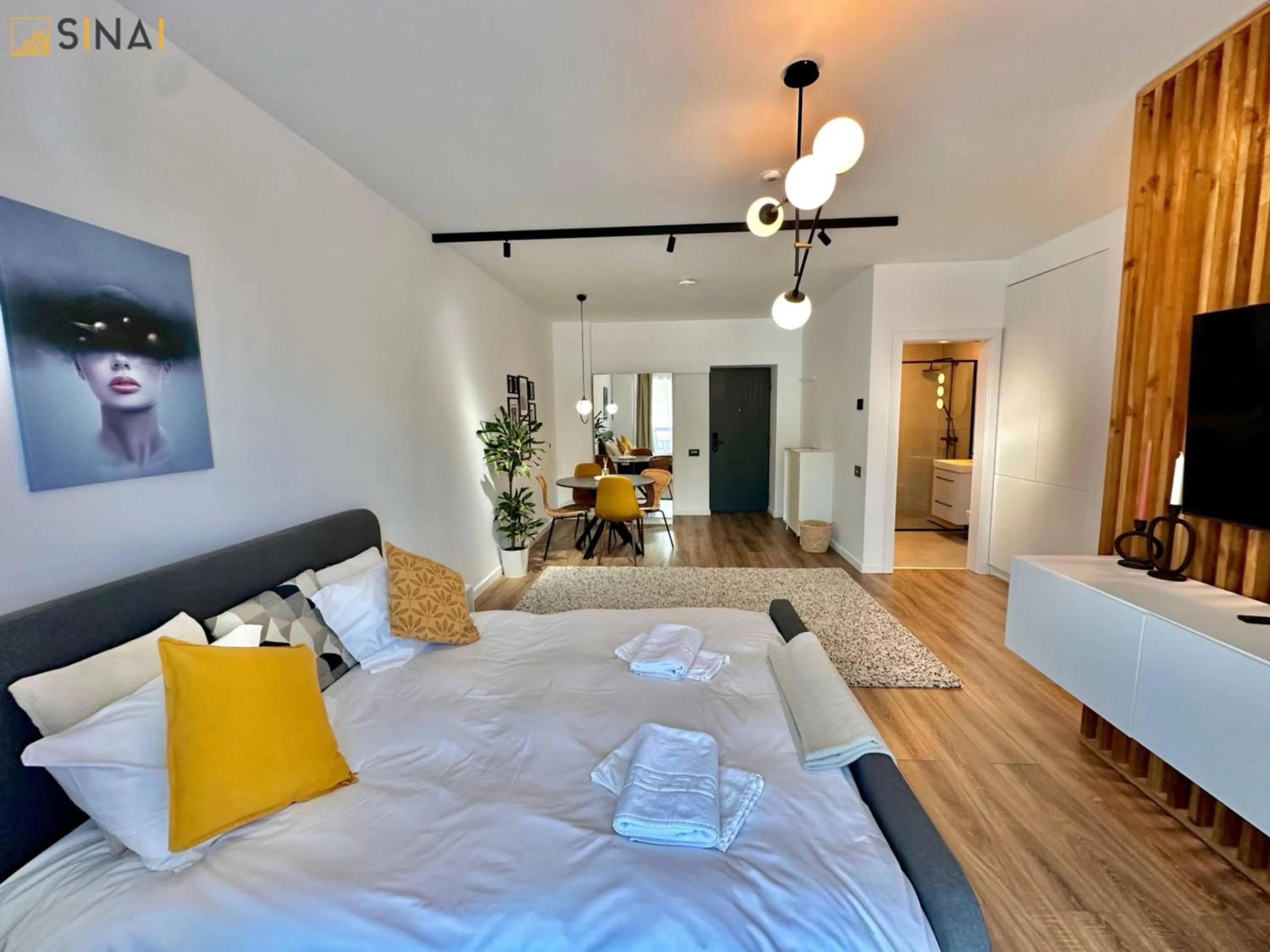Photo of the whole room, Bed in SINAI APH Apartments