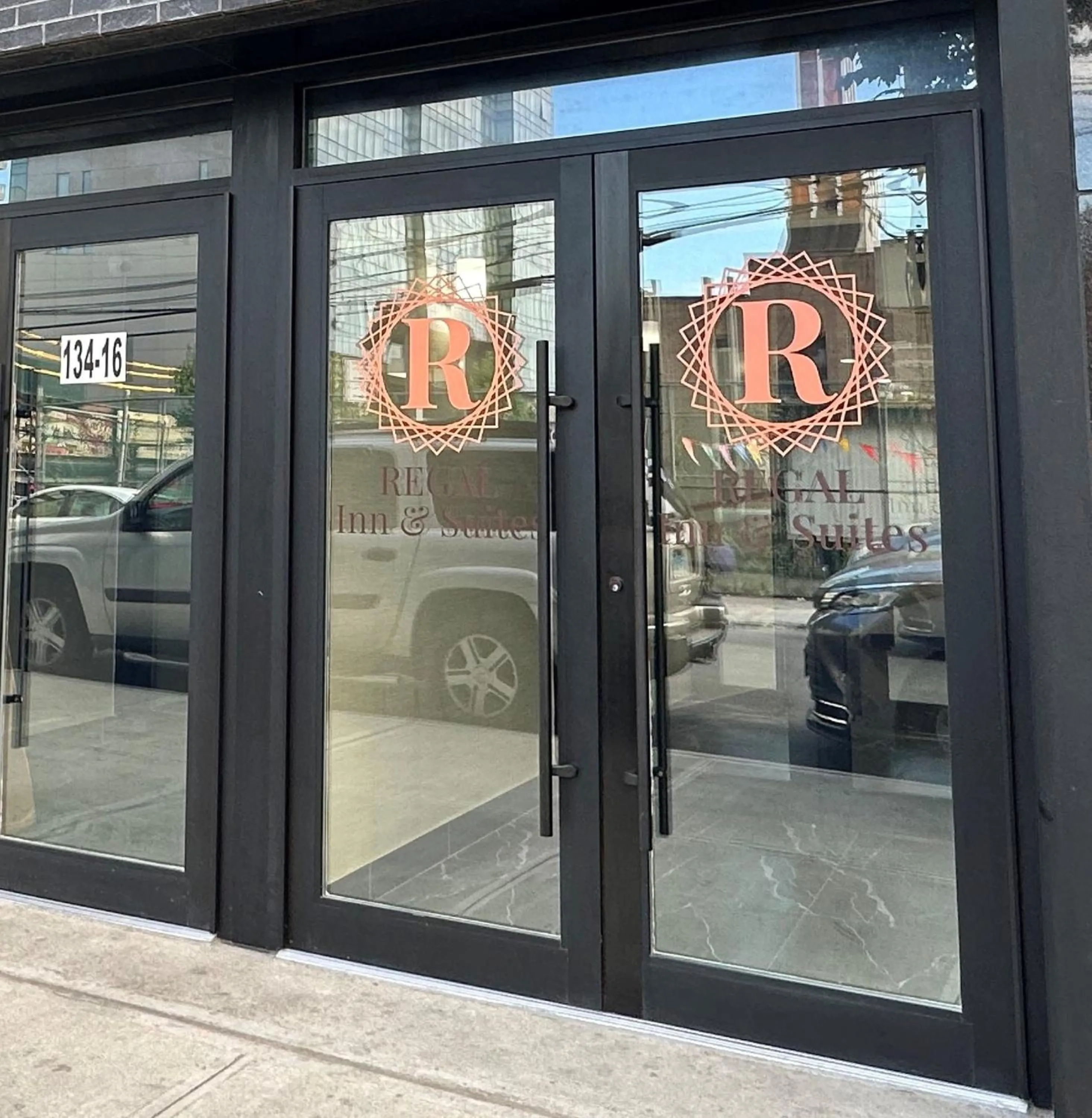 Facade/entrance in Regal Inn & Suites New York LaGuardia Hotel