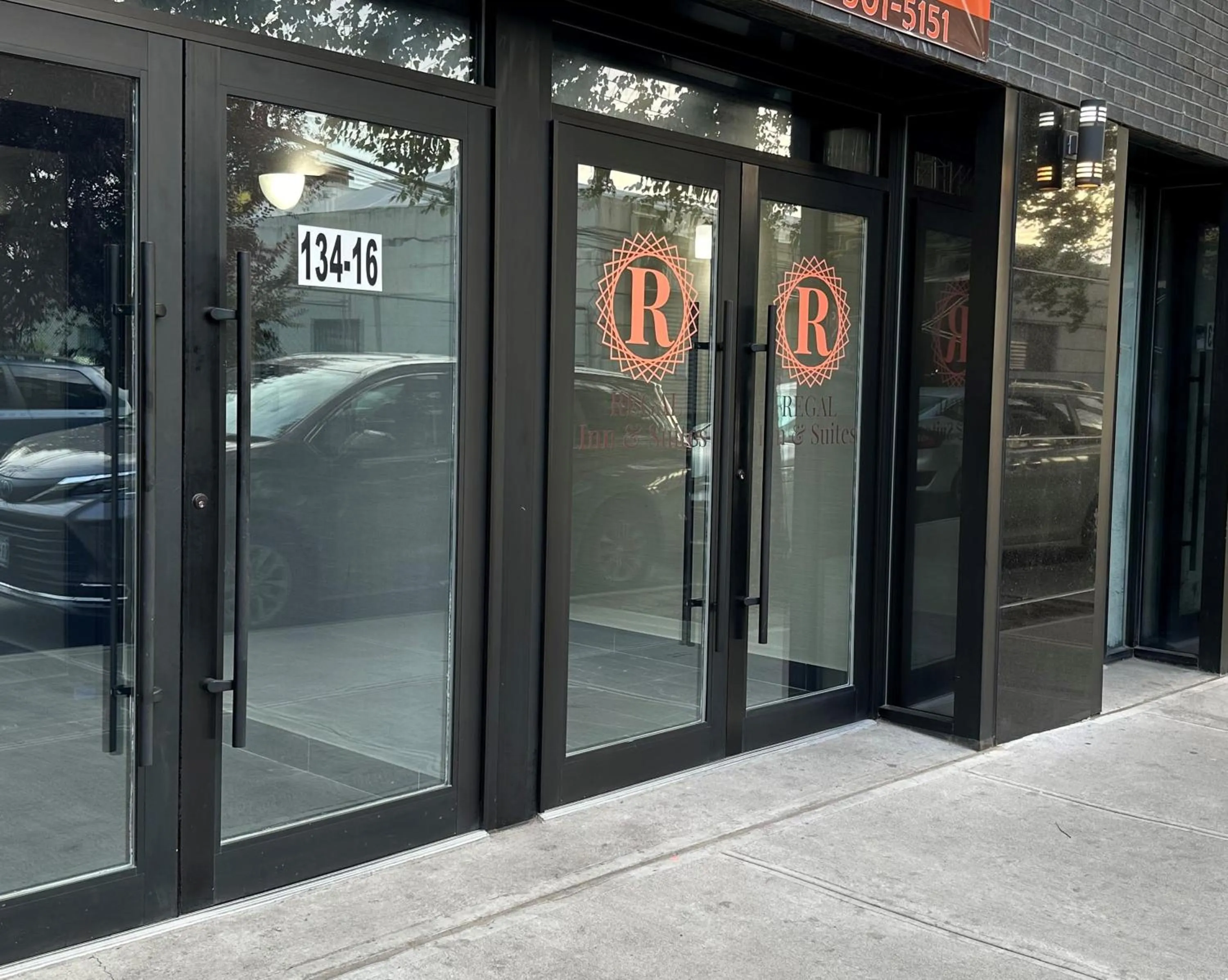 Facade/entrance in Regal Inn & Suites New York LaGuardia Hotel