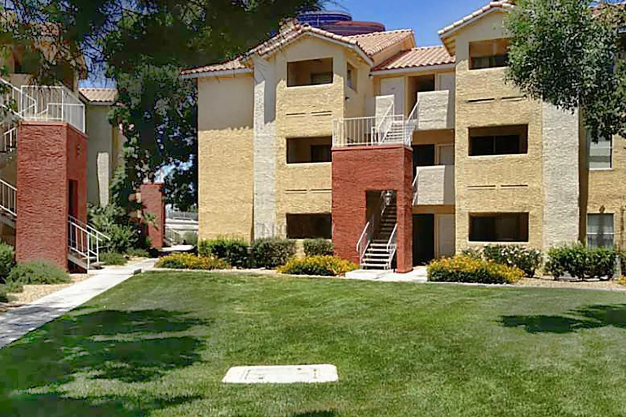 Property building in UPGRADED & STYLISH, POOL, HOT TUB, WALK TO STRIP!