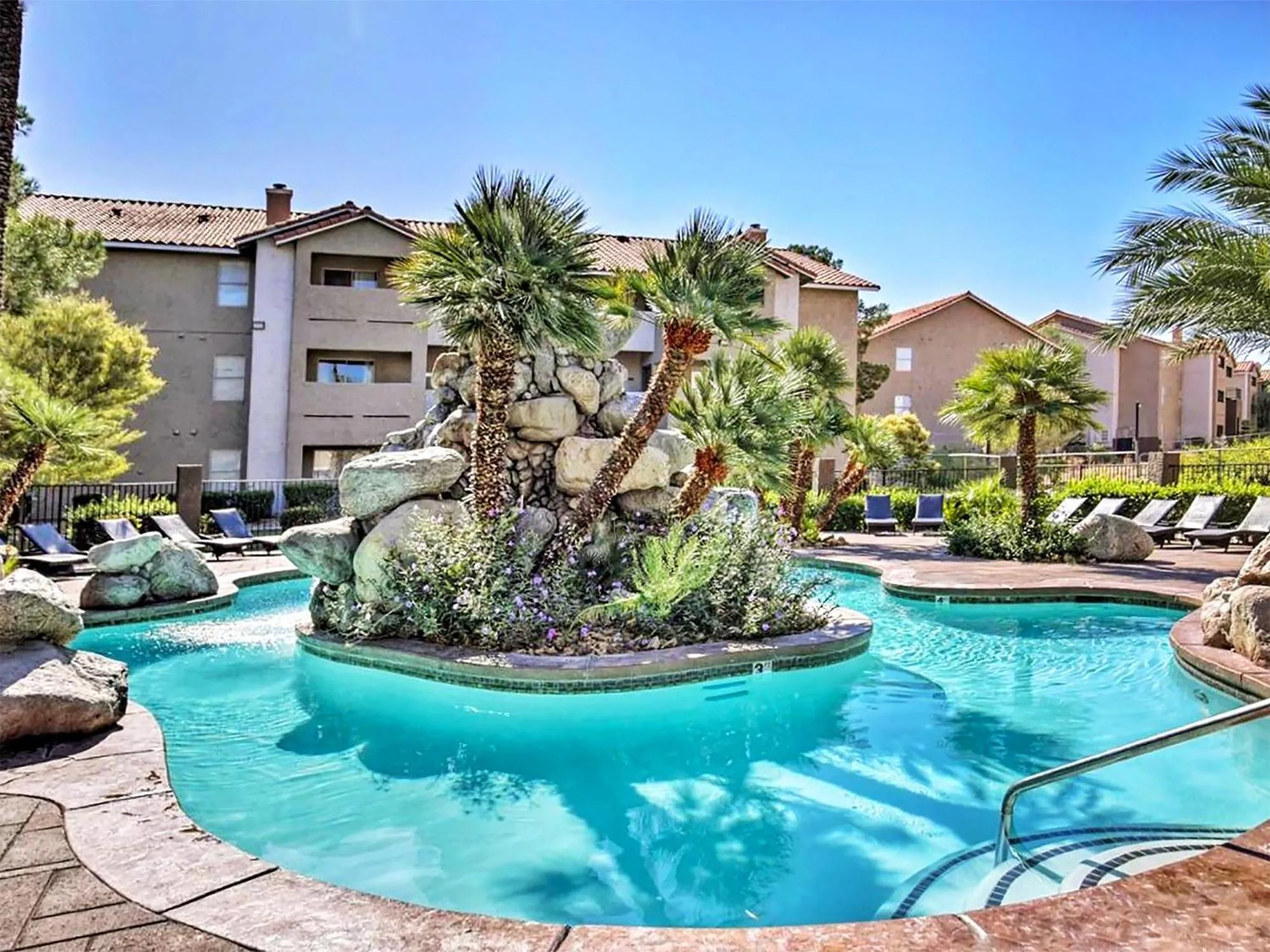 Spring in UPGRADED & STYLISH, POOL, HOT TUB, WALK TO STRIP!
