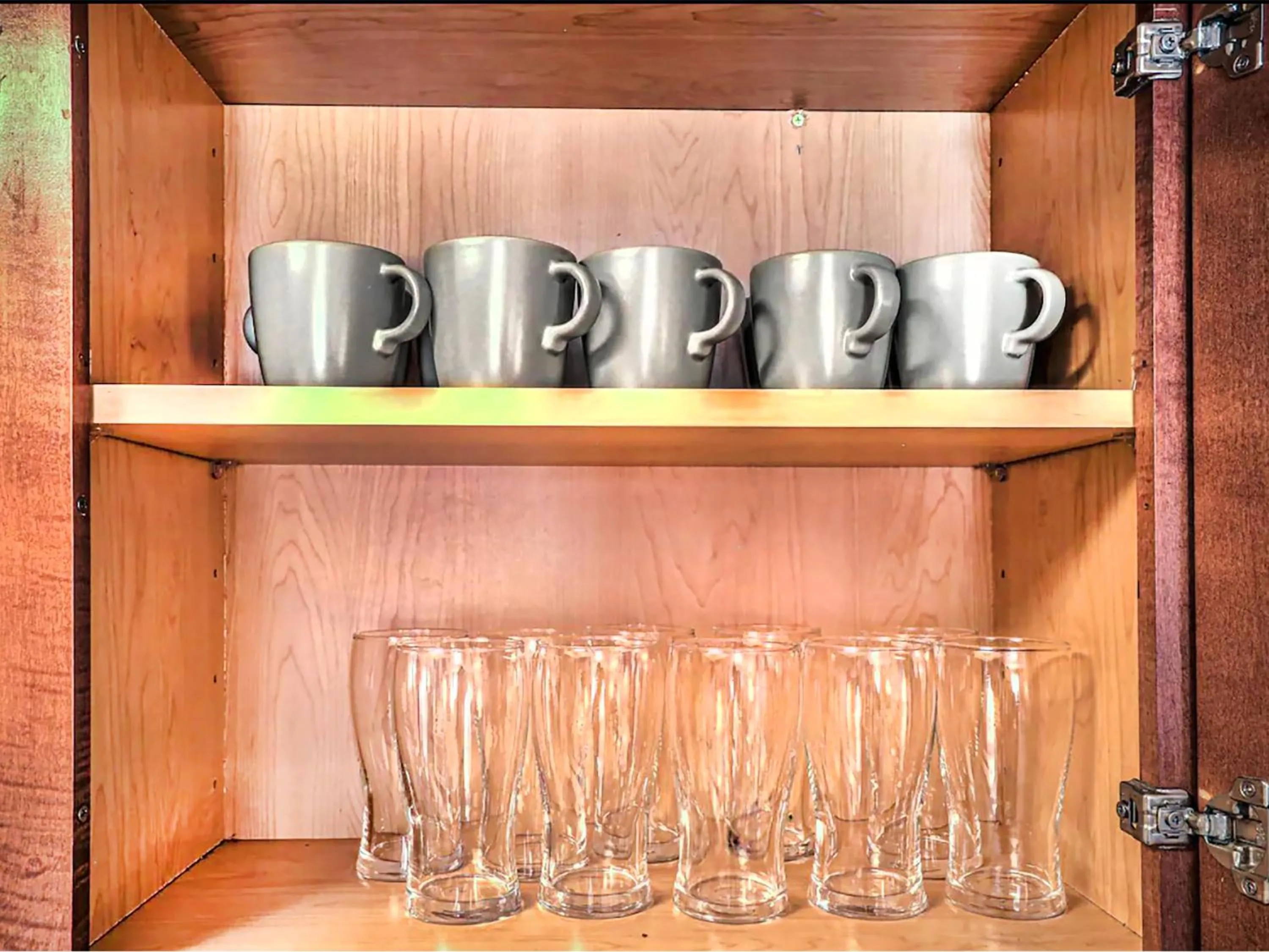 kitchen in UPGRADED & STYLISH, POOL, HOT TUB, WALK TO STRIP!