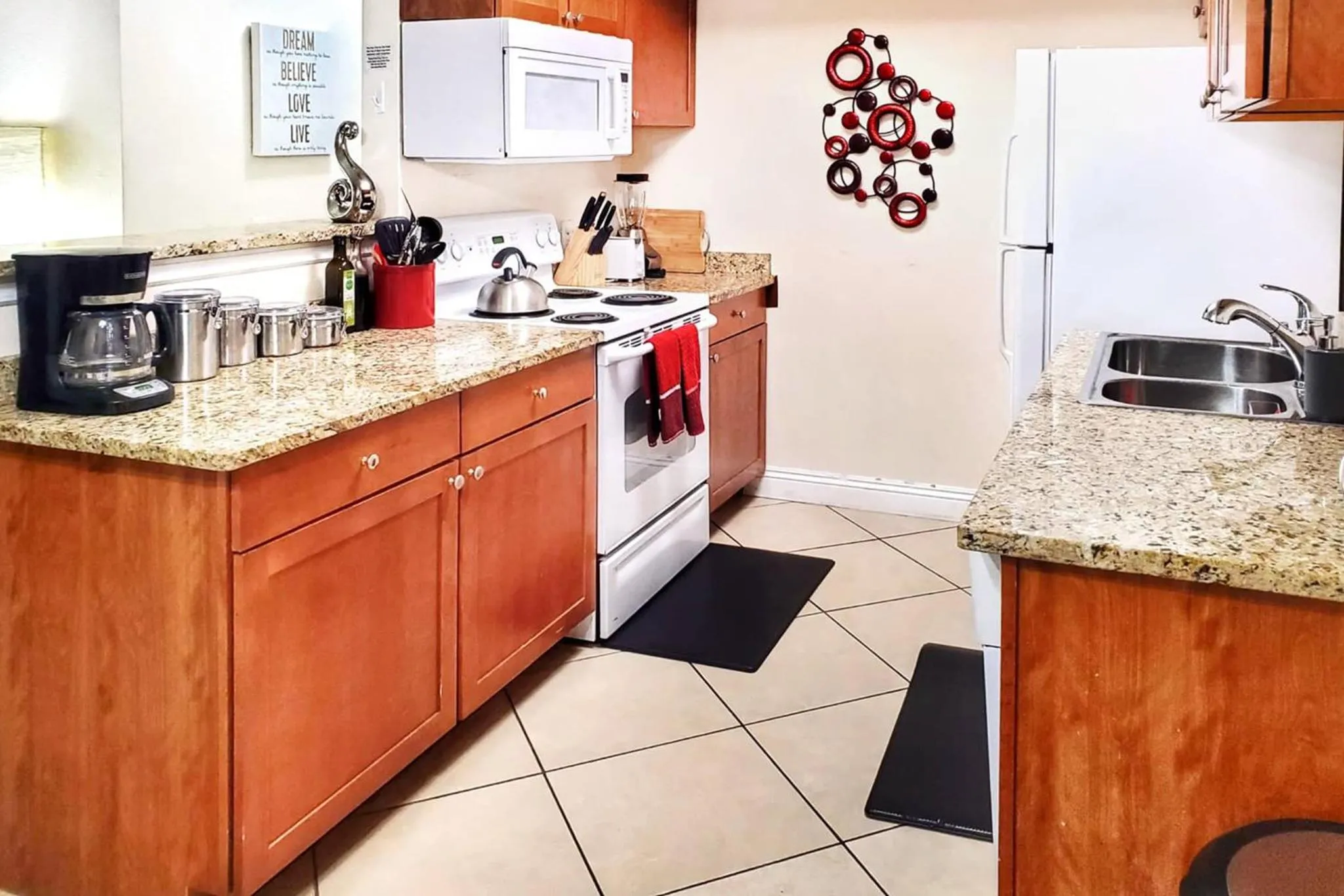 Kitchen or kitchenette in UPGRADED & STYLISH, POOL, HOT TUB, WALK TO STRIP!