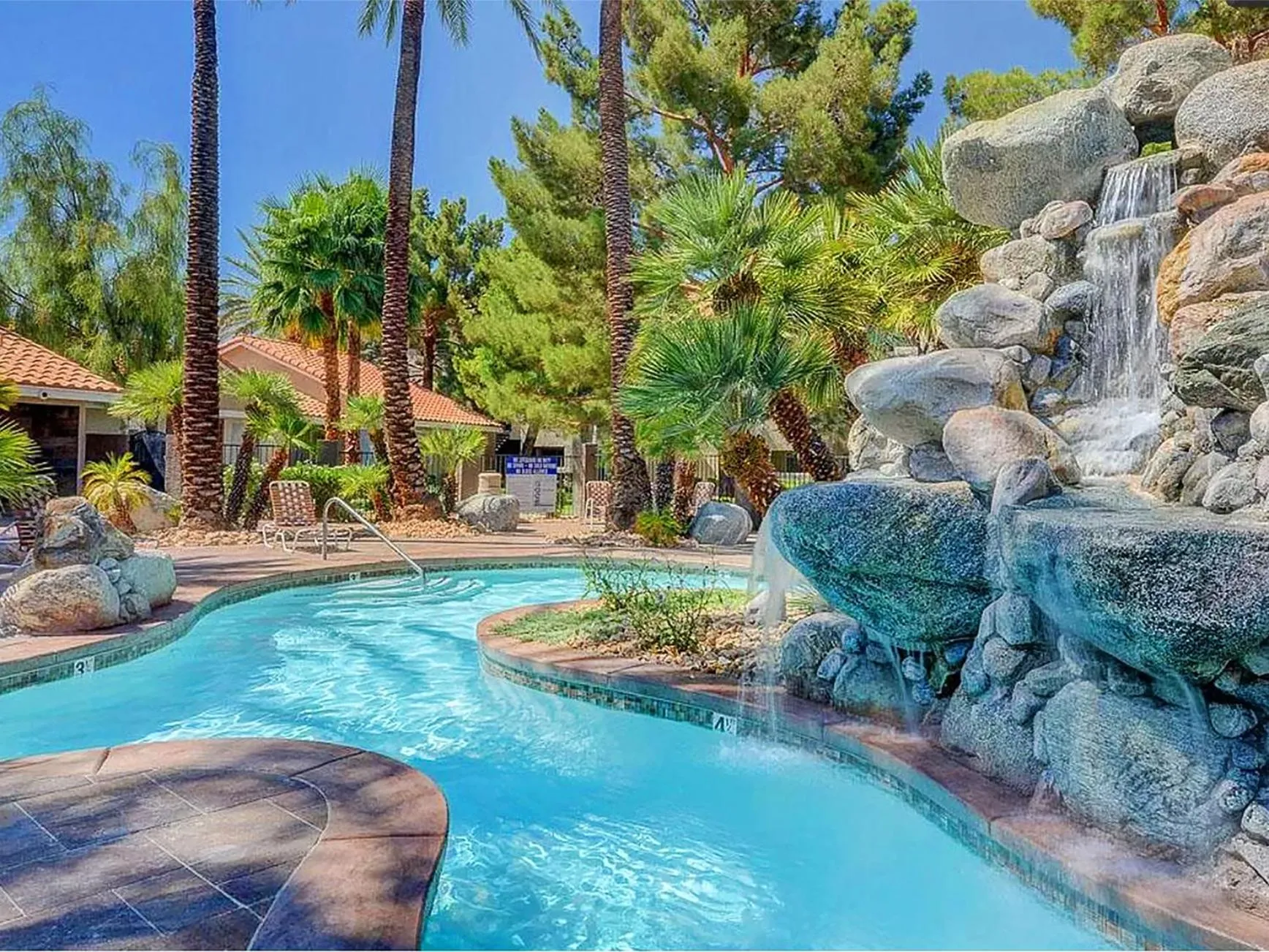 Spring in UPGRADED & STYLISH, POOL, HOT TUB, WALK TO STRIP!