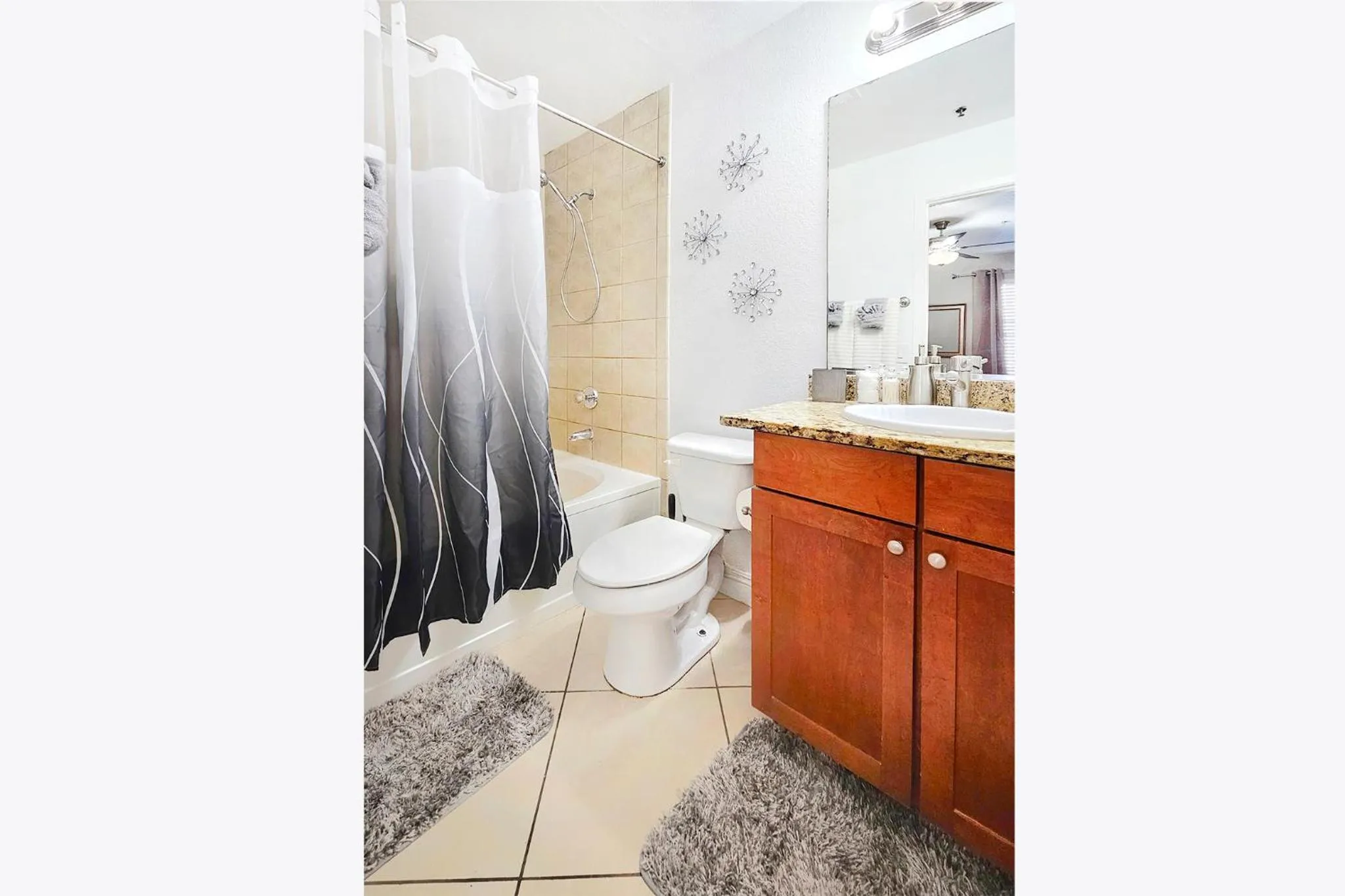 Shower in UPGRADED & STYLISH, POOL, HOT TUB, WALK TO STRIP!