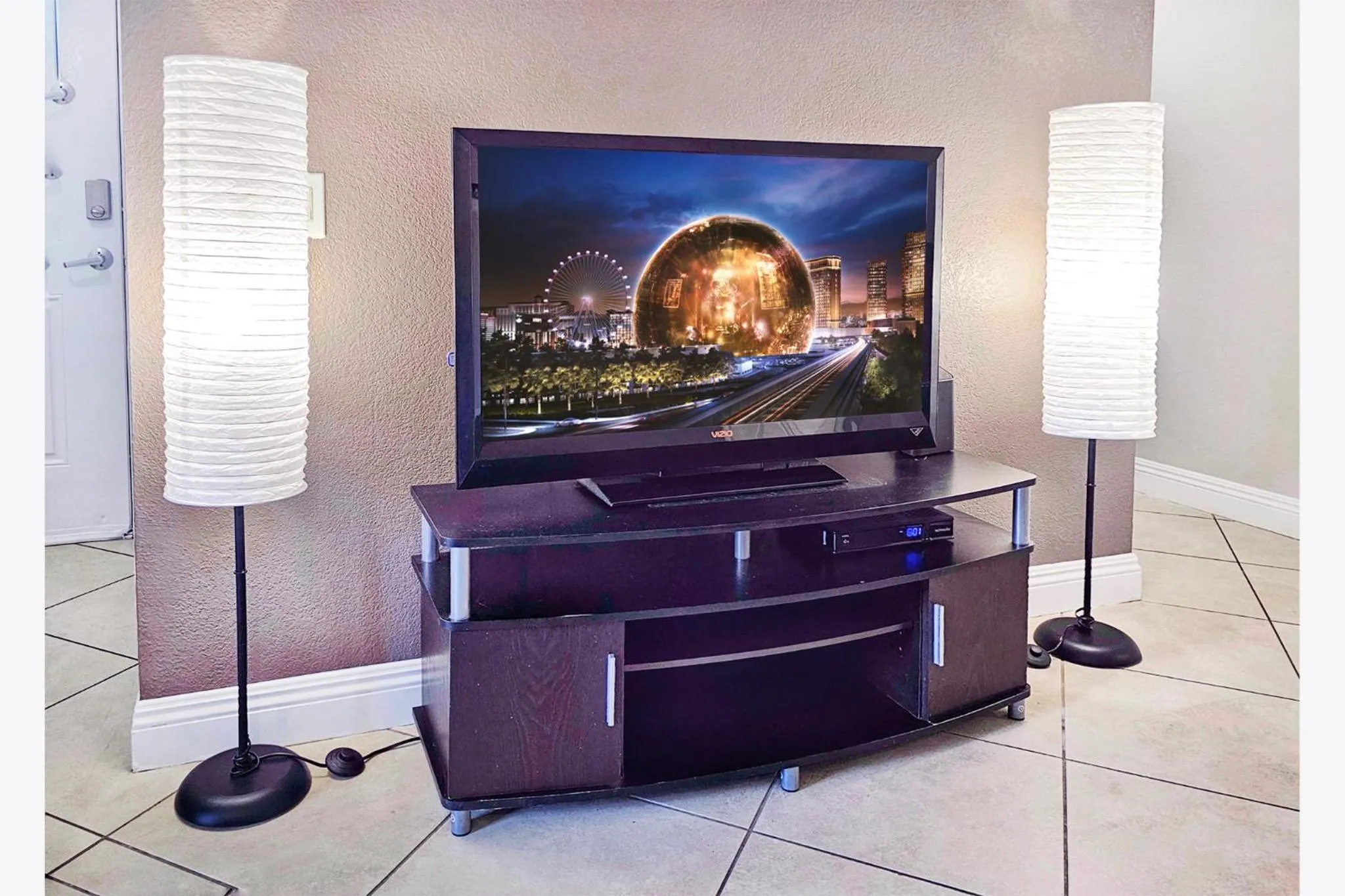 TV and multimedia in UPGRADED & STYLISH, POOL, HOT TUB, WALK TO STRIP!