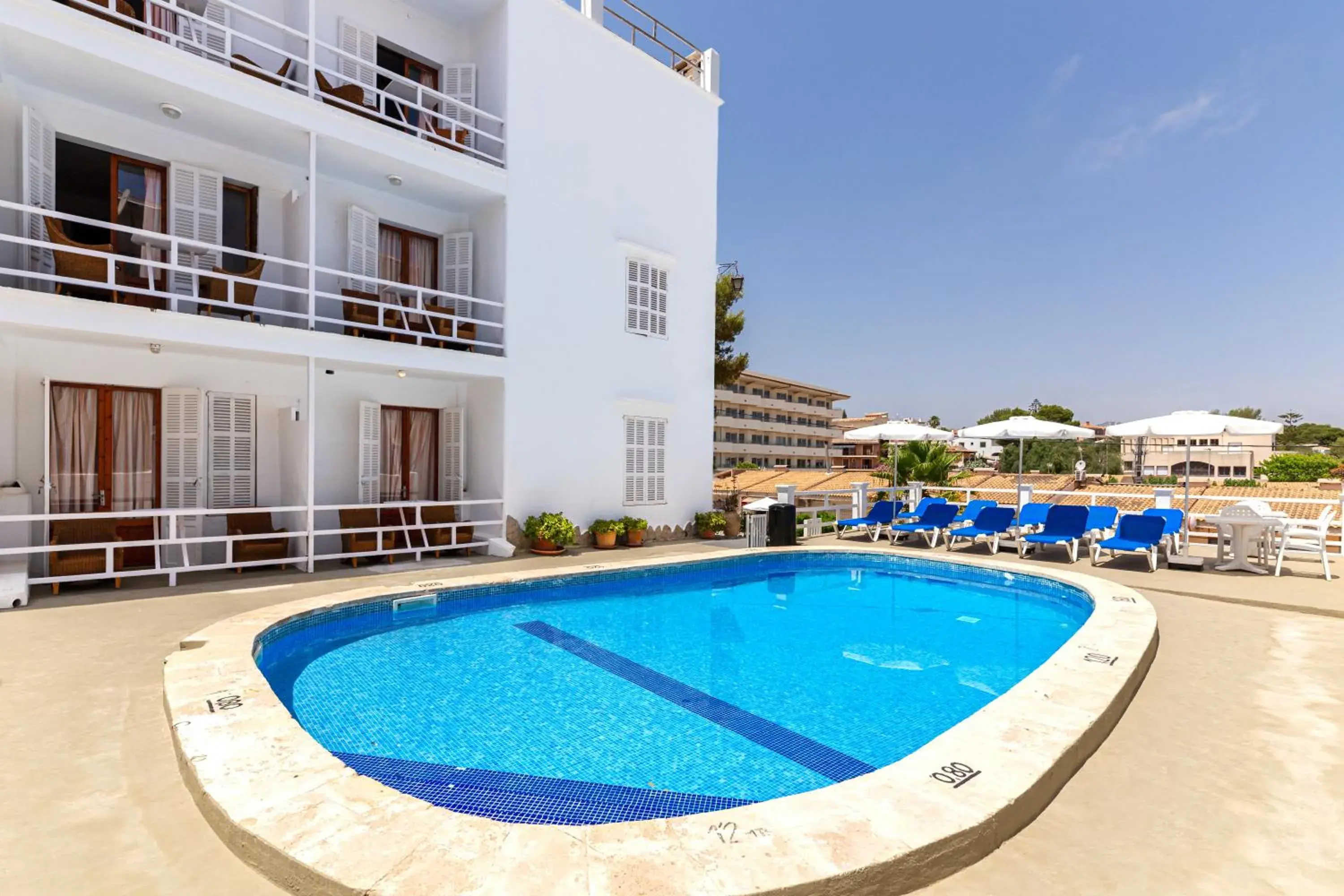 Property building in Hostal Residencia San Francisco Property building in Hostal Residencia San Francisco