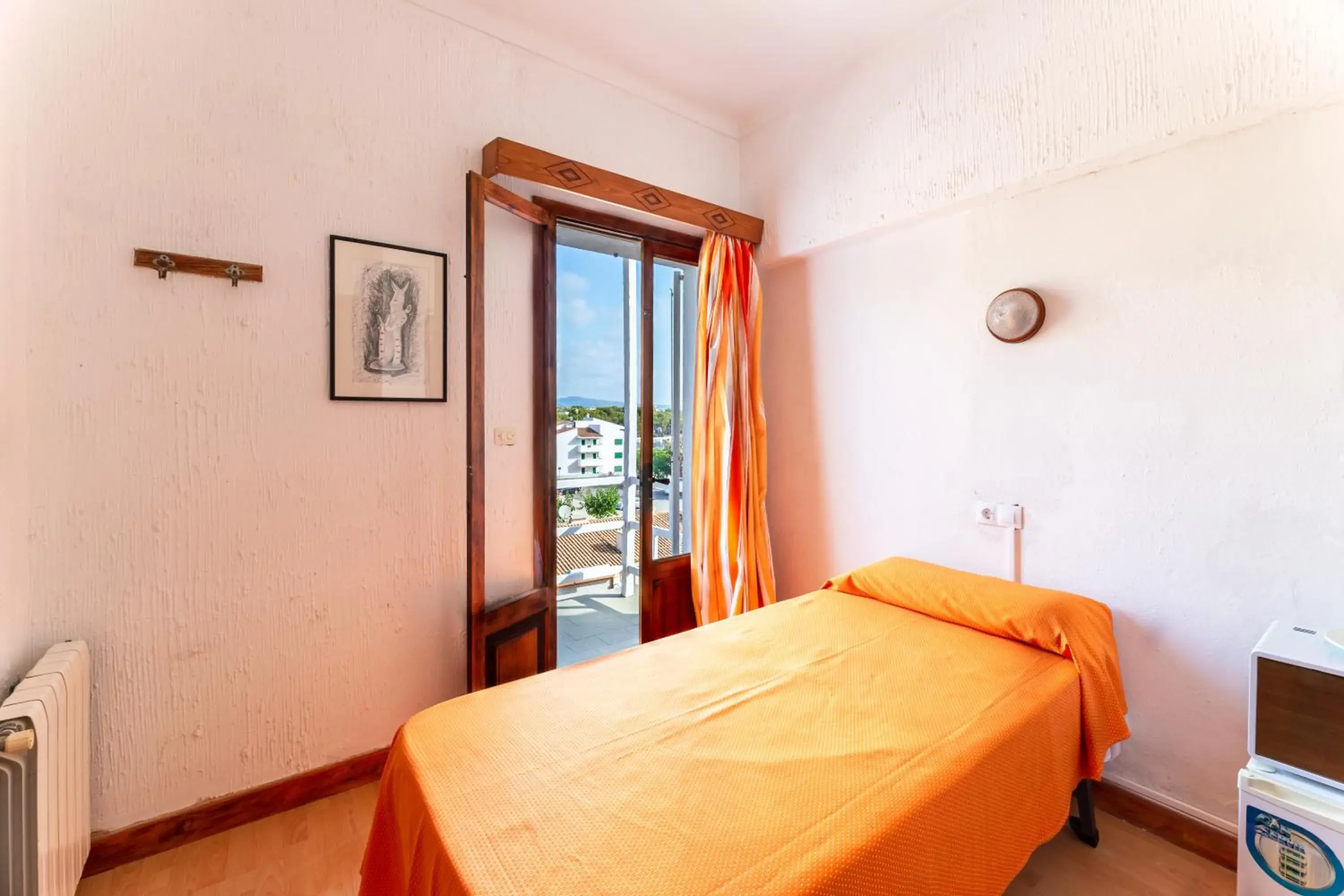 Photo of the whole room, Bed in Hostal Residencia San Francisco Photo of the whole room, Bed in Hostal Residencia San Francisco