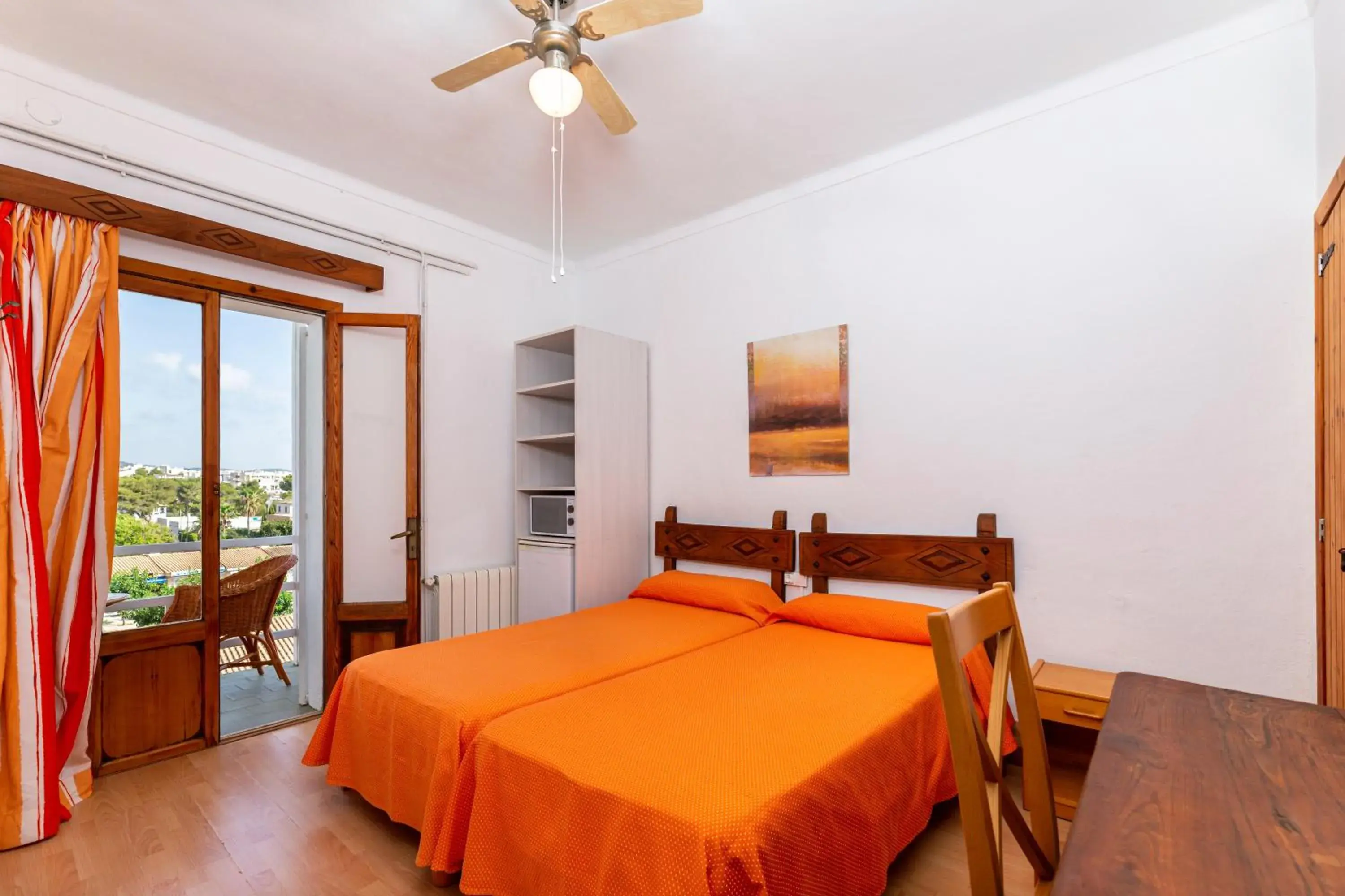 Photo of the whole room, Bed in Hostal Residencia San Francisco Photo of the whole room, Bed in Hostal Residencia San Francisco