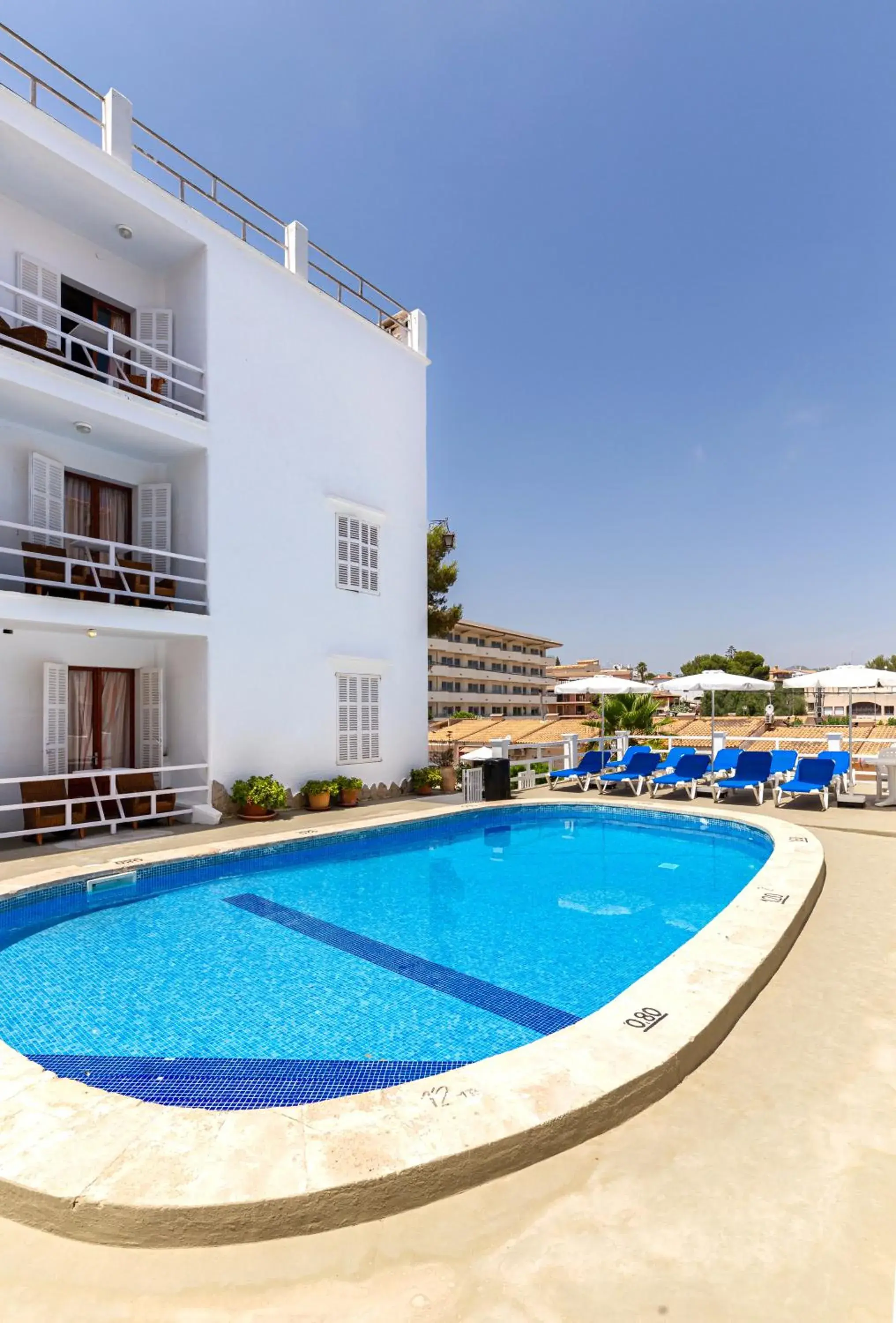 Property building in Hostal Residencia San Francisco Property building in Hostal Residencia San Francisco