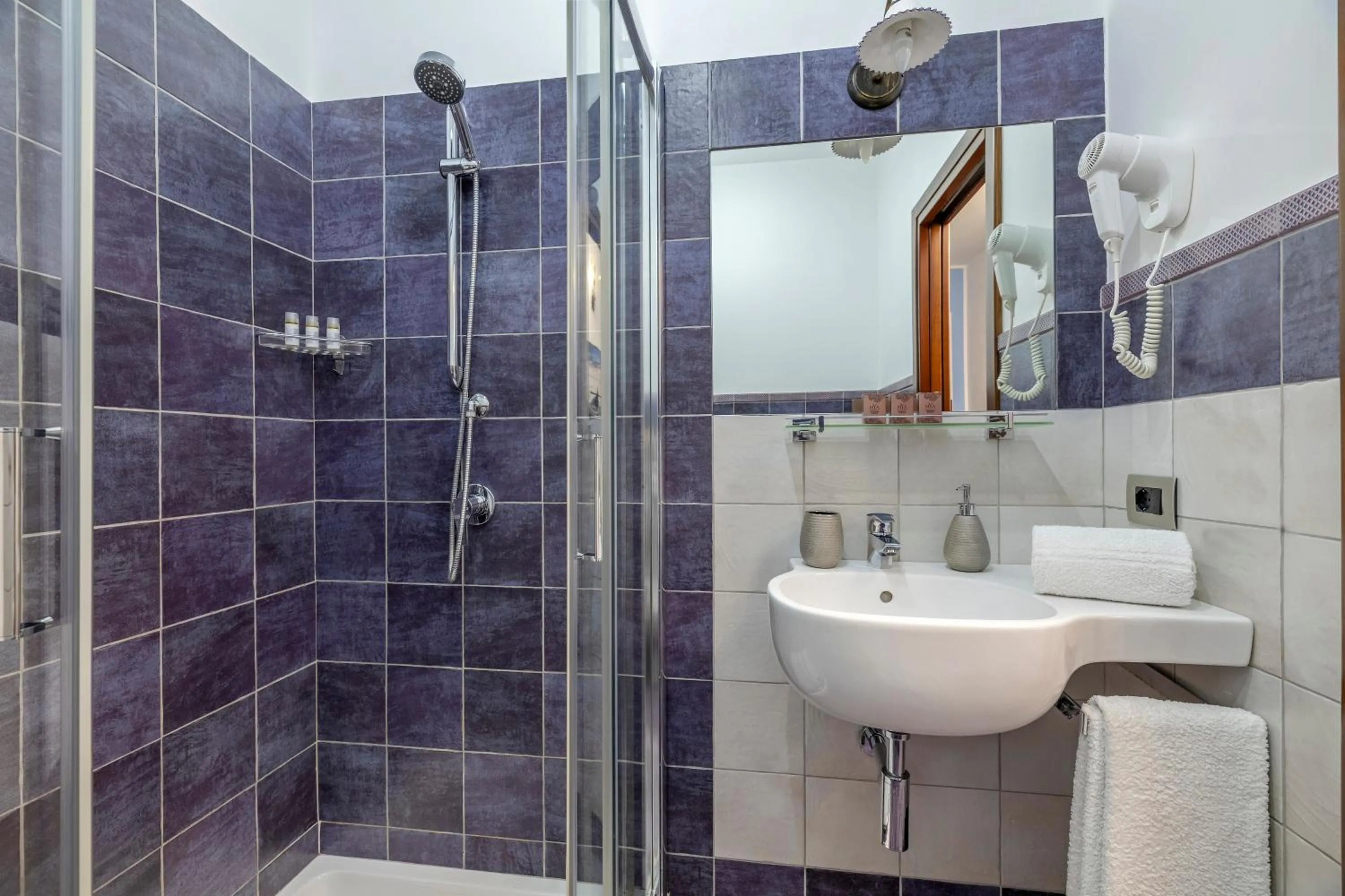 Shower in B&B L'Angolino della nonna