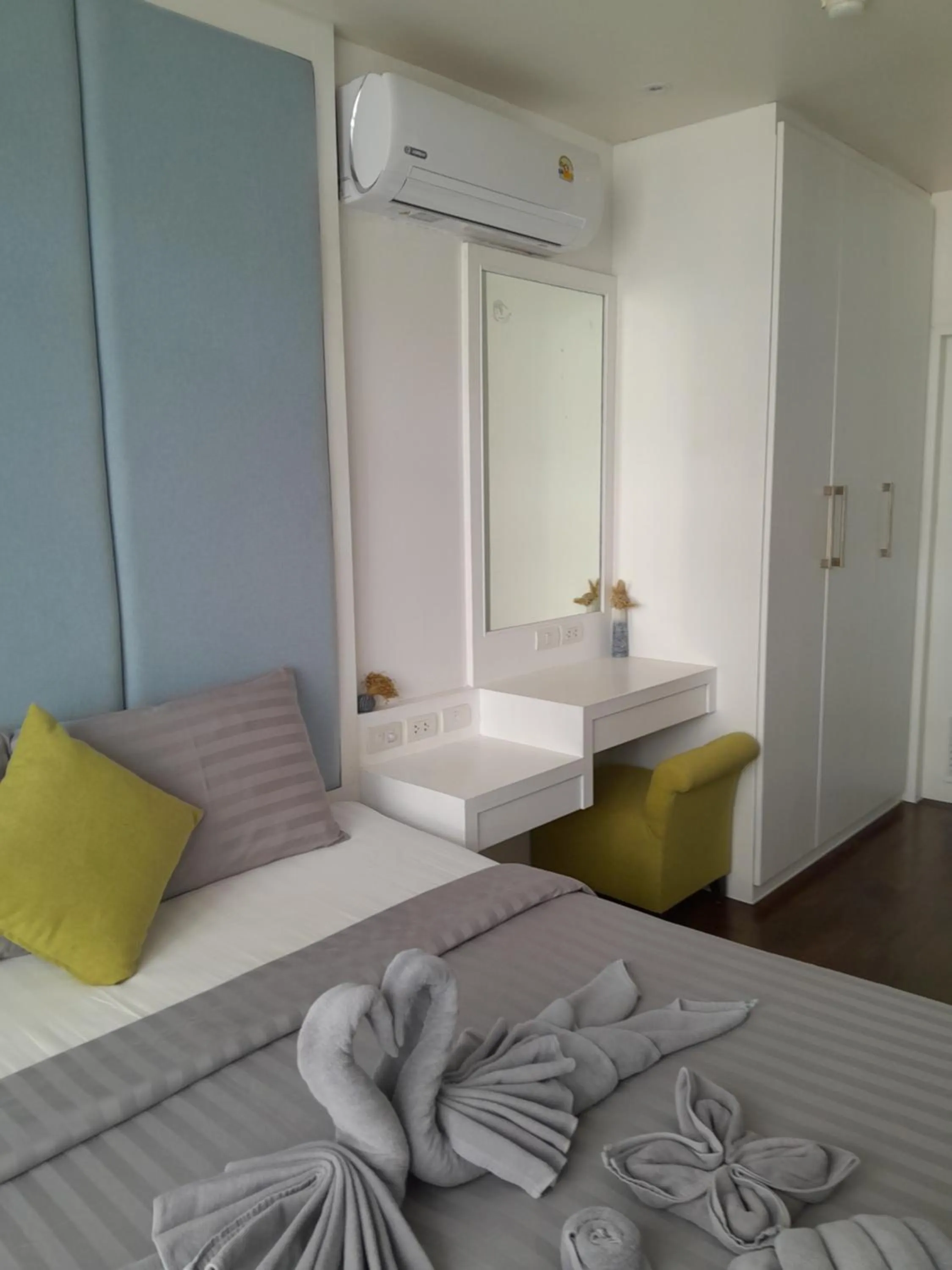 Bed in Arisara place