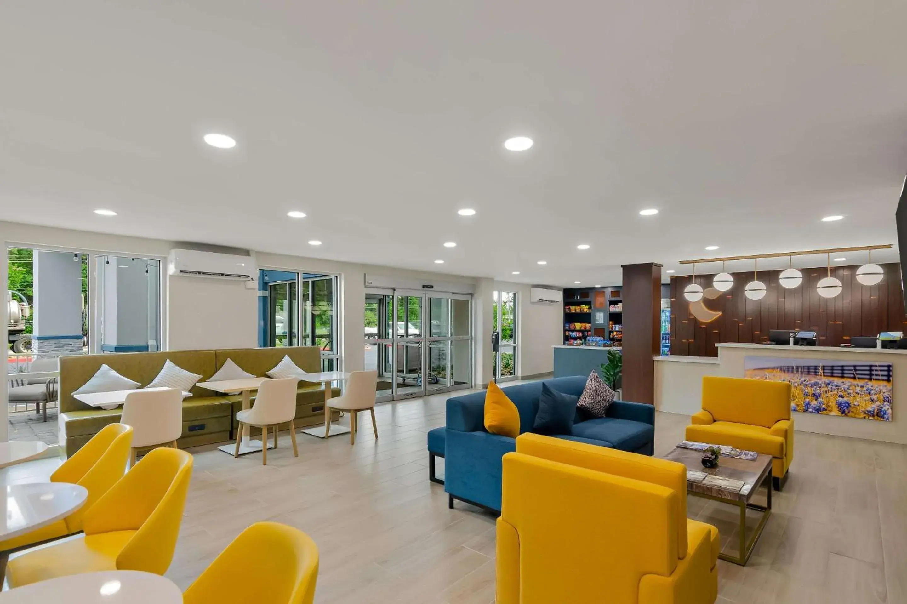Lobby or reception in Baymont by Wyndham Conroe Lobby or reception in Baymont by Wyndham Conroe