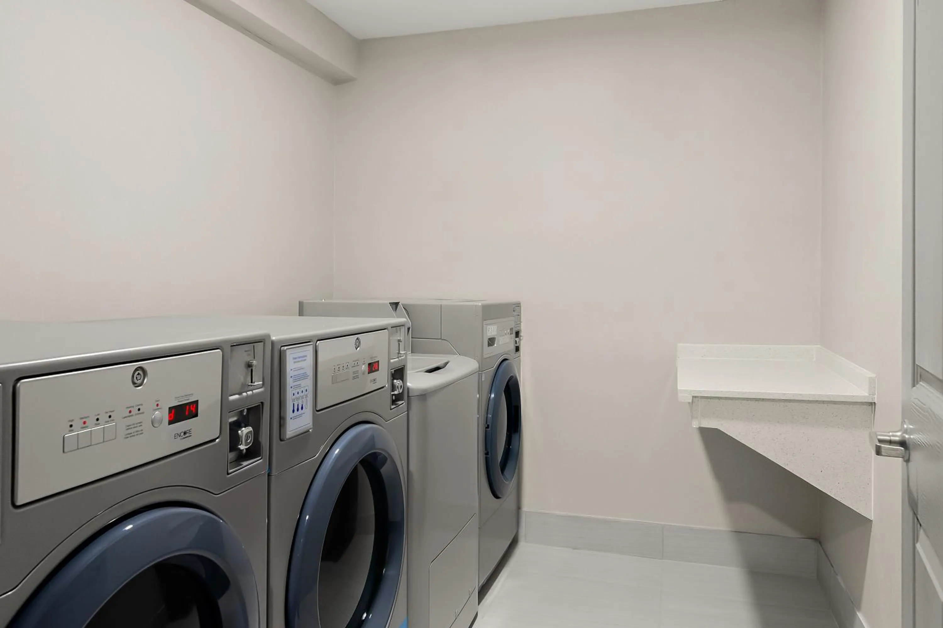 washing machine in Baymont by Wyndham Conroe