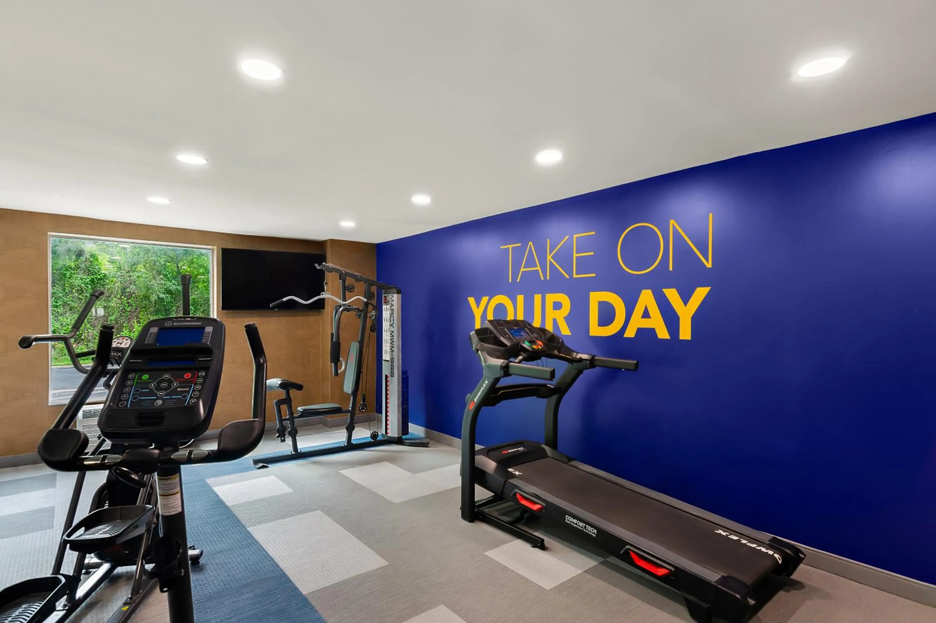Fitness centre/facilities in Baymont by Wyndham Conroe