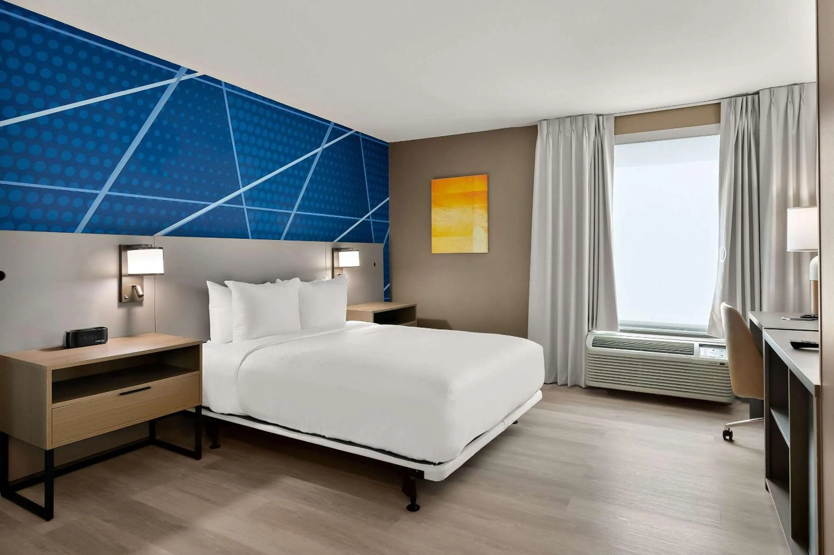 Bedroom, Bed in Baymont by Wyndham Conroe