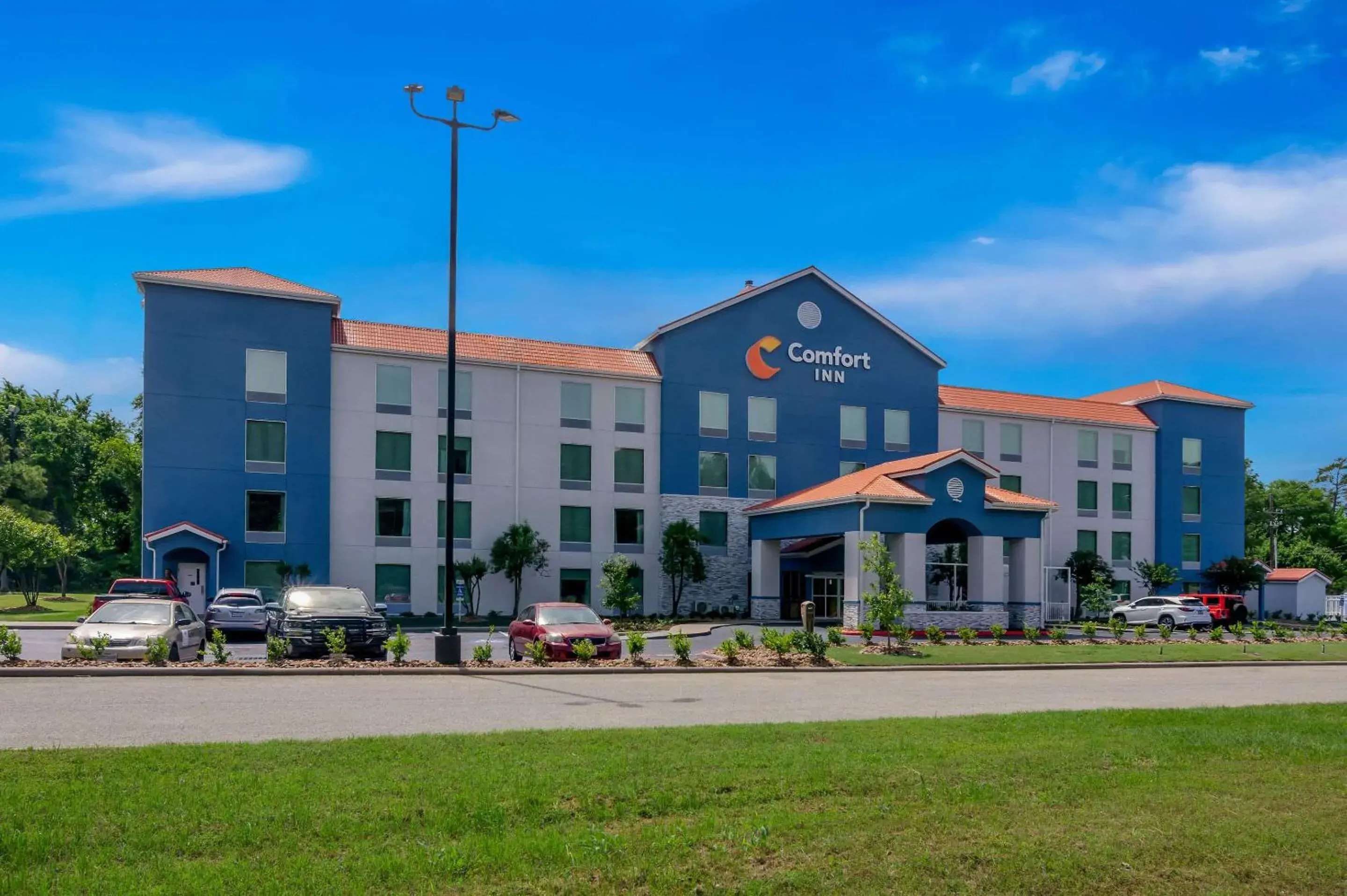 Property building in Baymont by Wyndham Conroe Property building in Baymont by Wyndham Conroe