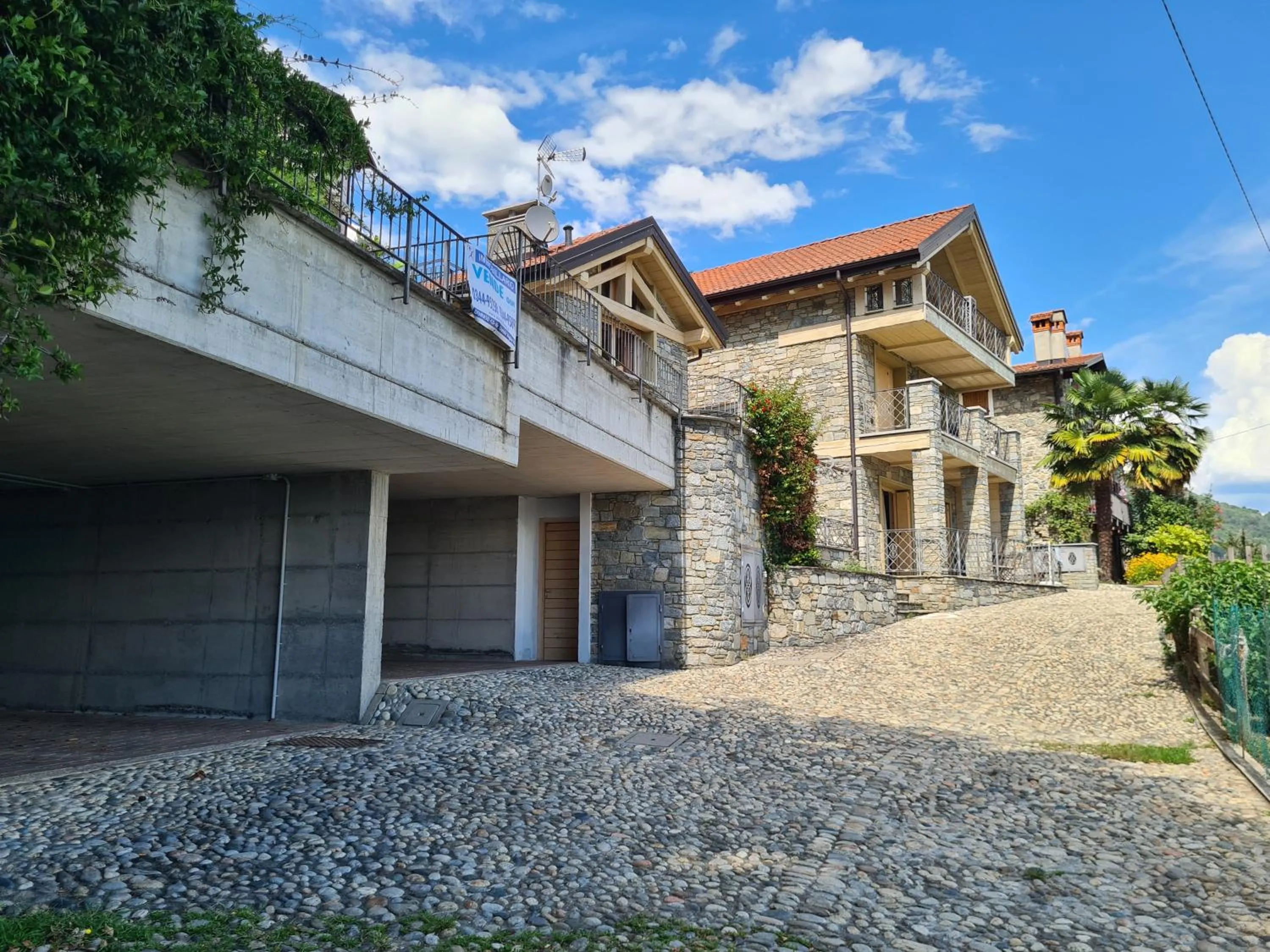 Property building in Residence Giglio Comer See