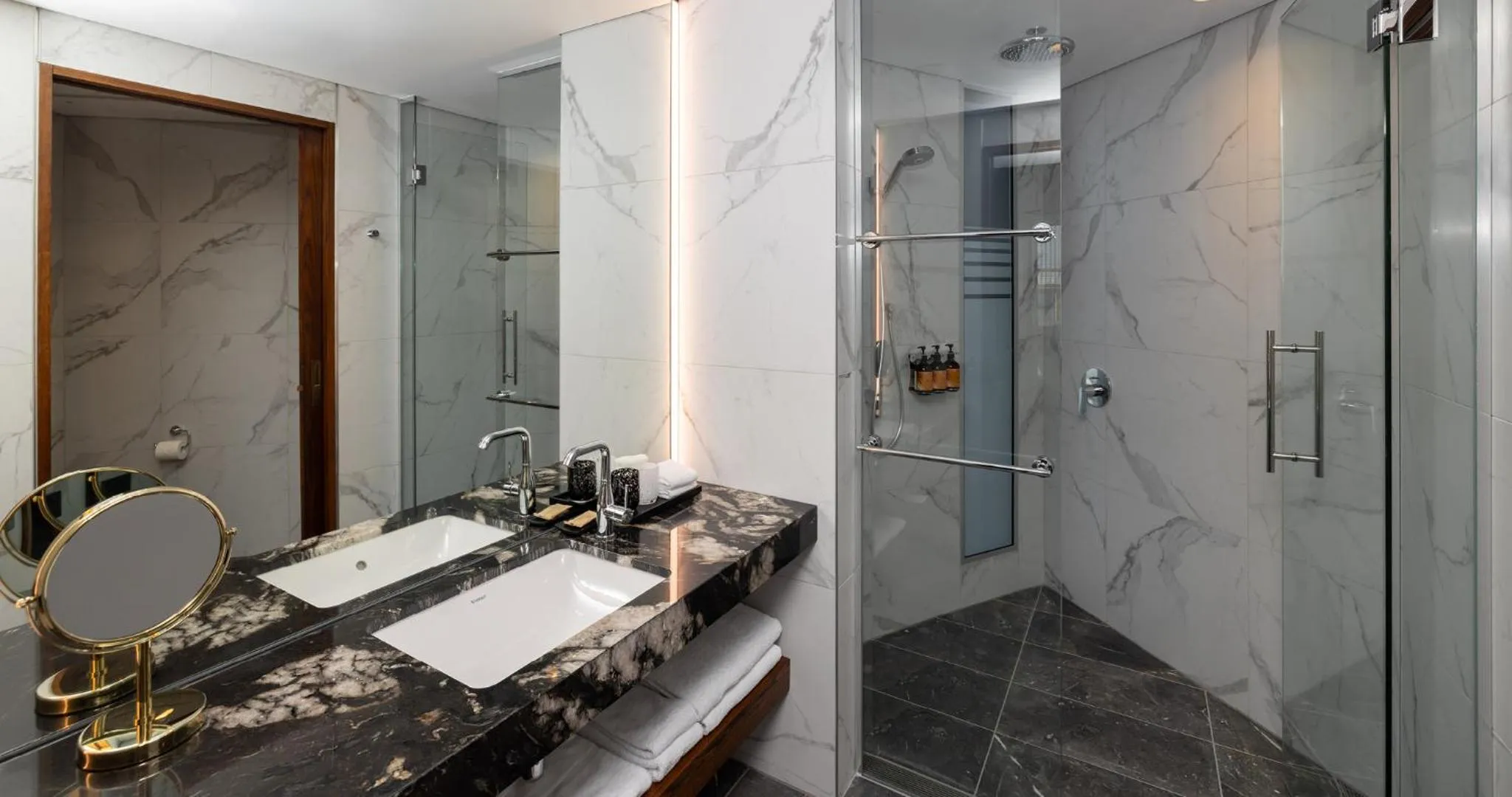 Bathroom in Horizon by SkyCity