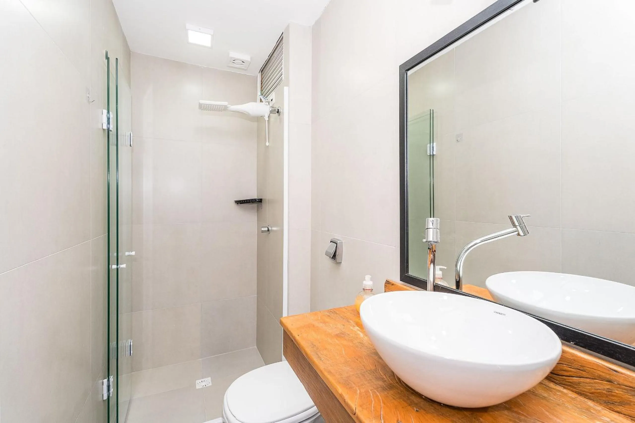 Toilet in Ed. Vitoria | Bairro mais requisitado de Curitiba | Gonzaga Stays