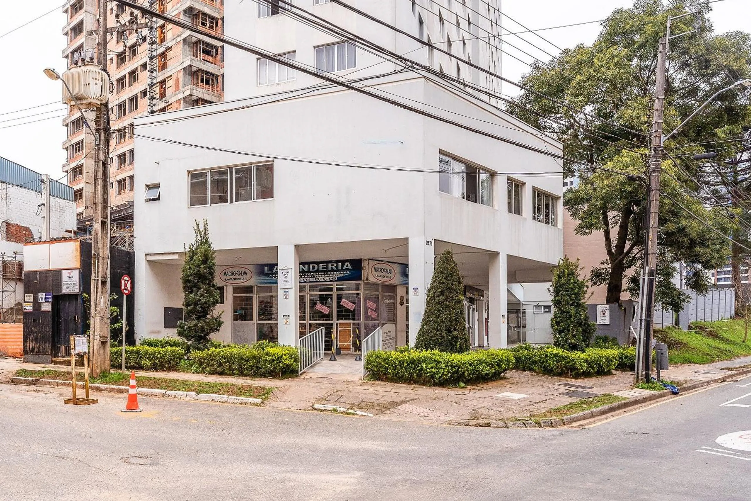 Facade/entrance in Ed. Vitoria | Bairro mais requisitado de Curitiba | Gonzaga Stays