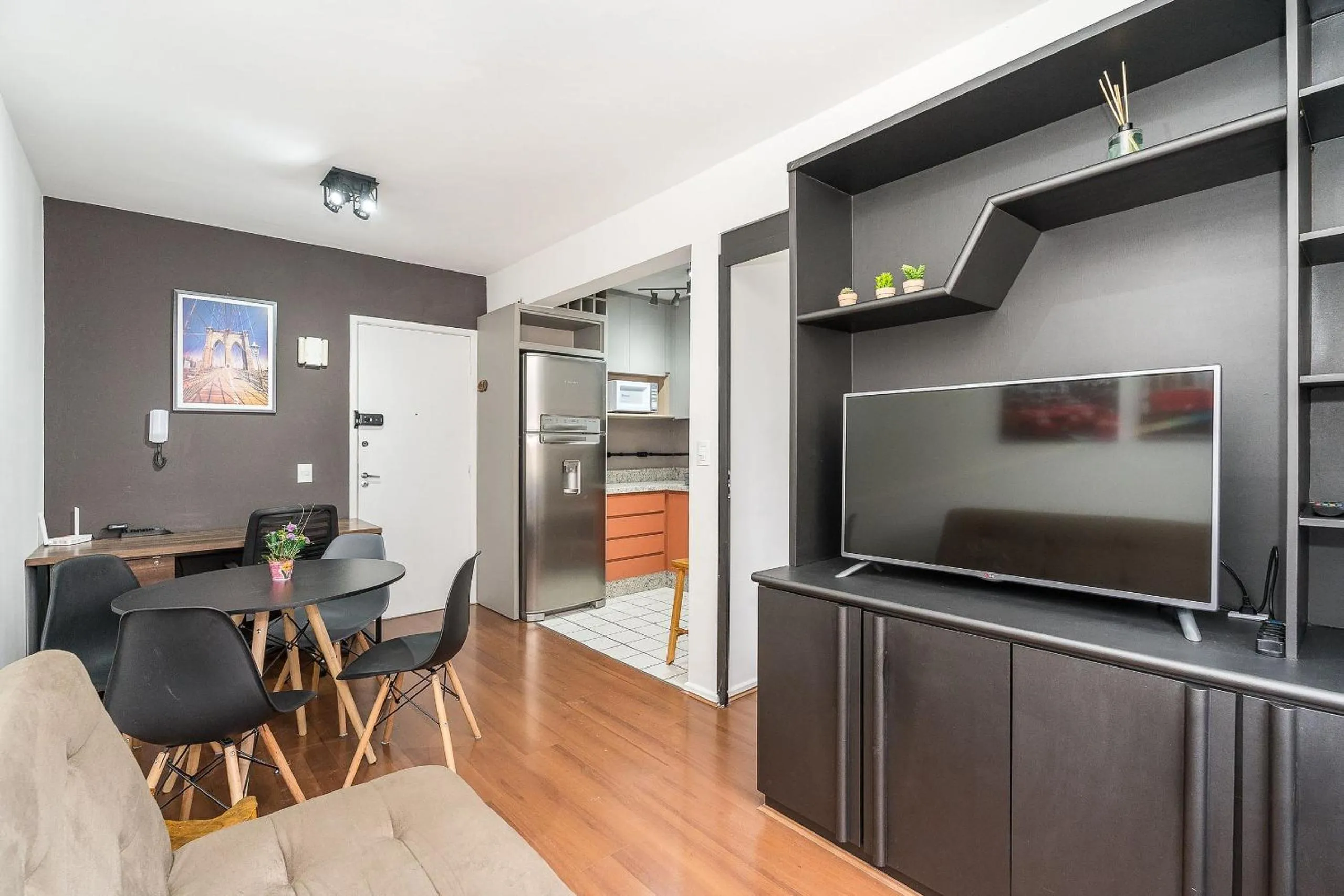 Living room in Ed. Vitoria | Bairro mais requisitado de Curitiba | Gonzaga Stays