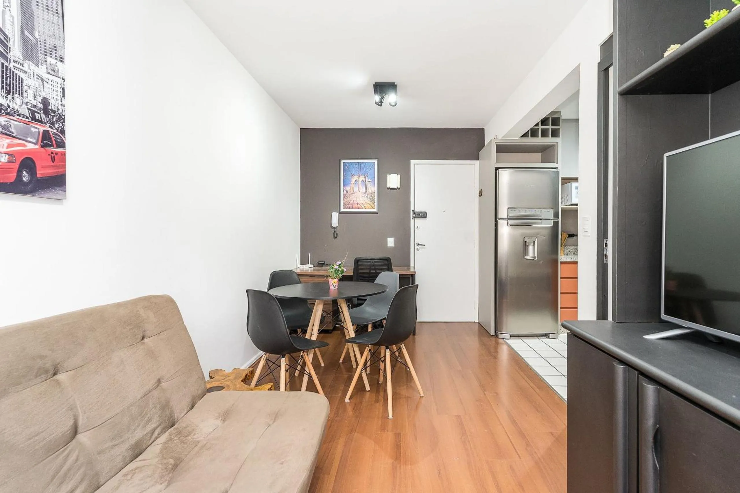 Living room in Ed. Vitoria | Bairro mais requisitado de Curitiba | Gonzaga Stays