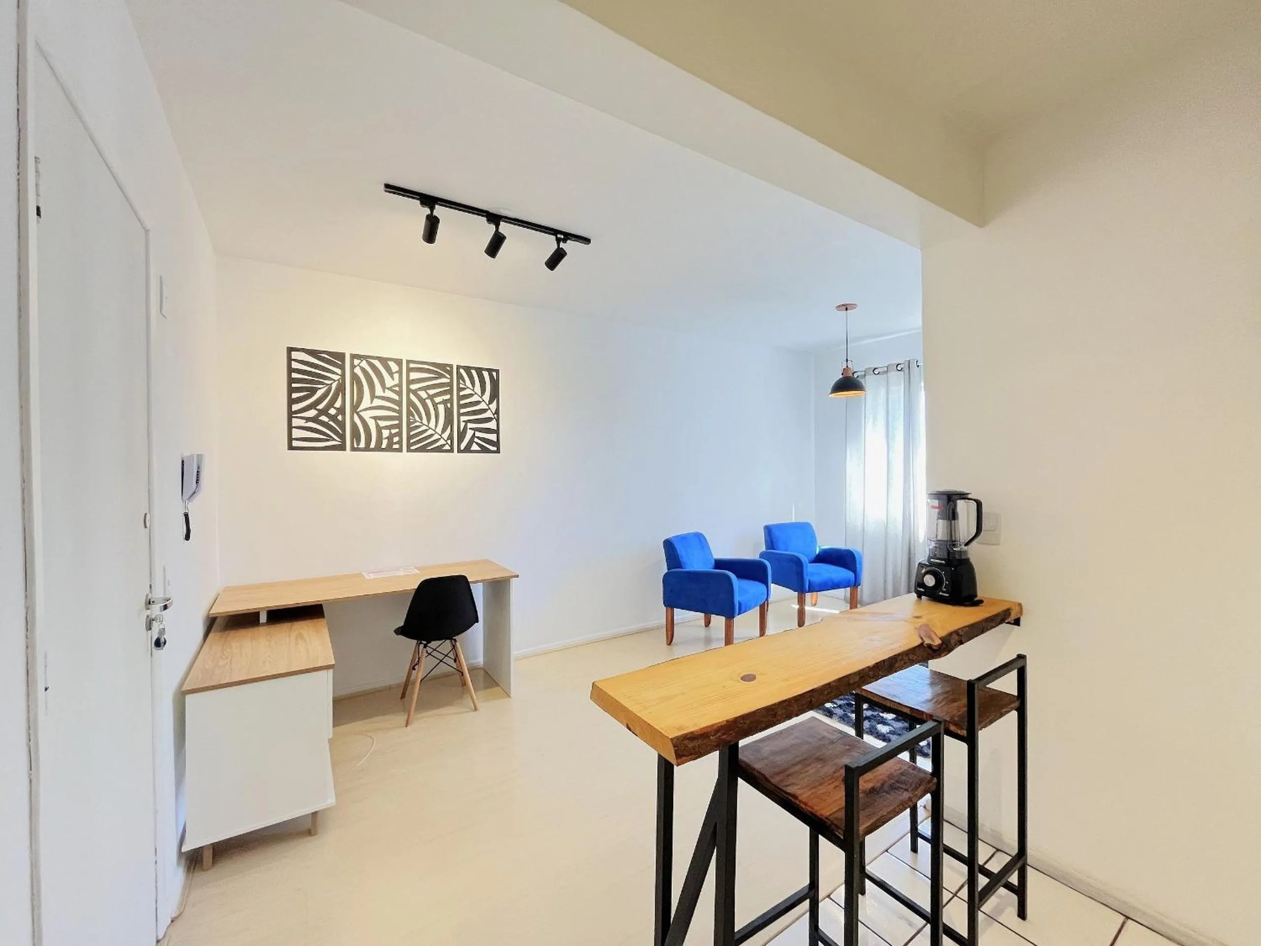 Living room in Ed. Vitoria | Bairro mais requisitado de Curitiba | Gonzaga Stays