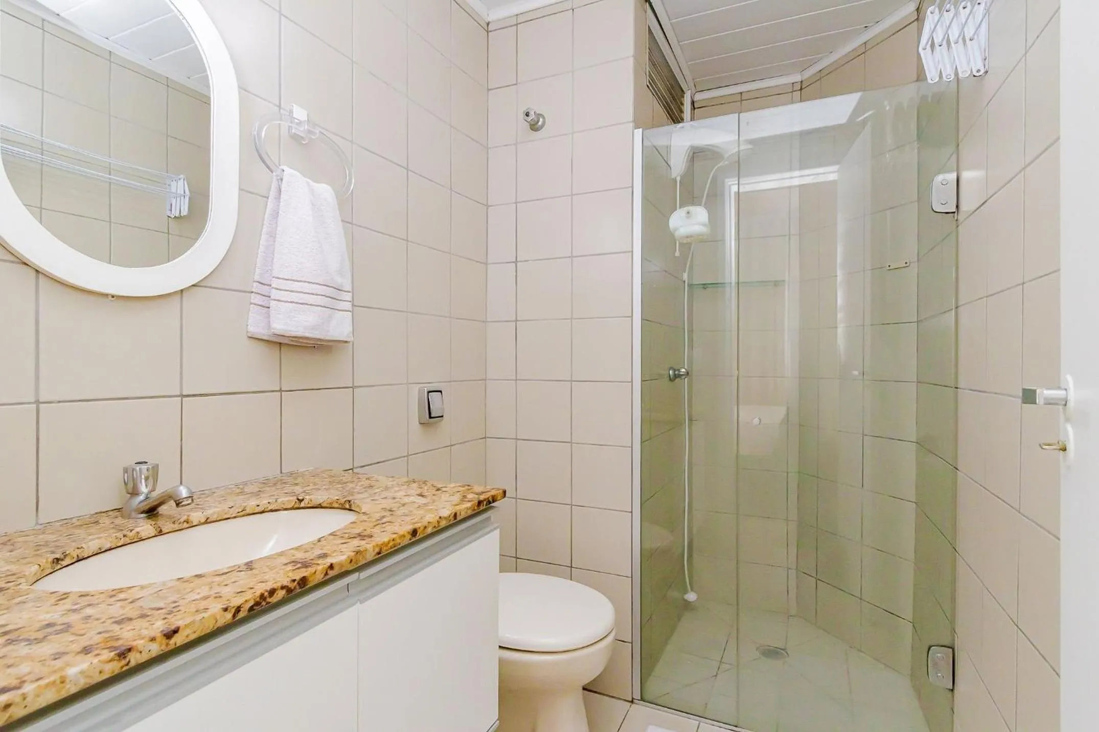 Toilet in Ed. Vitoria | Bairro mais requisitado de Curitiba | Gonzaga Stays