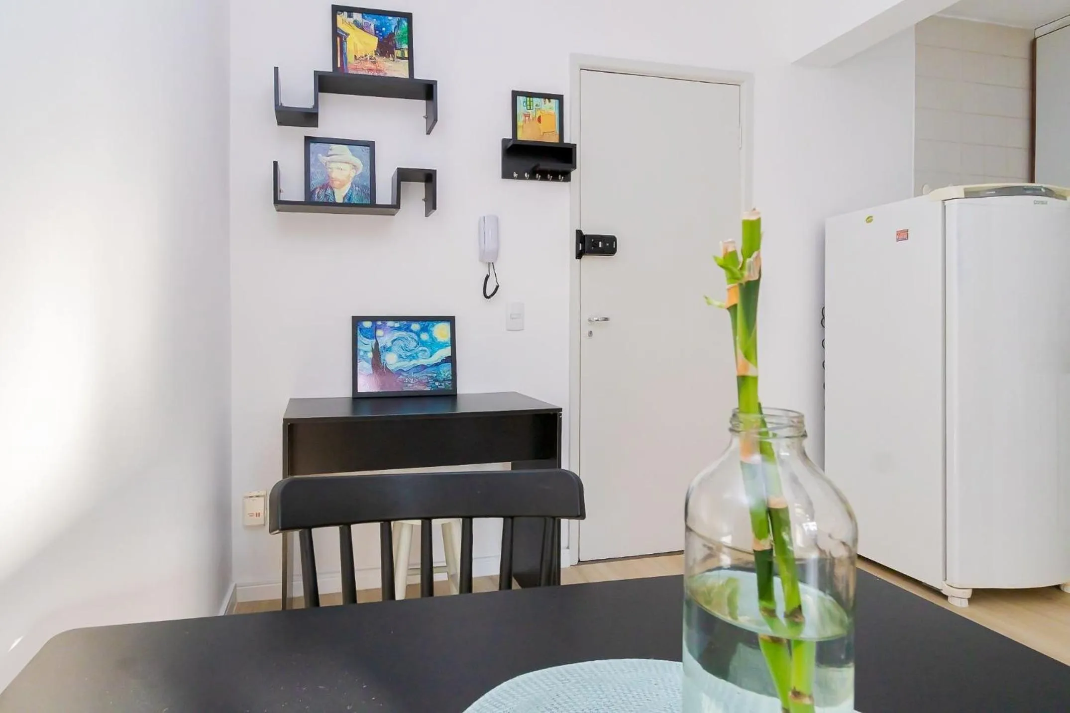 Living room in Ed. Vitoria | Bairro mais requisitado de Curitiba | Gonzaga Stays
