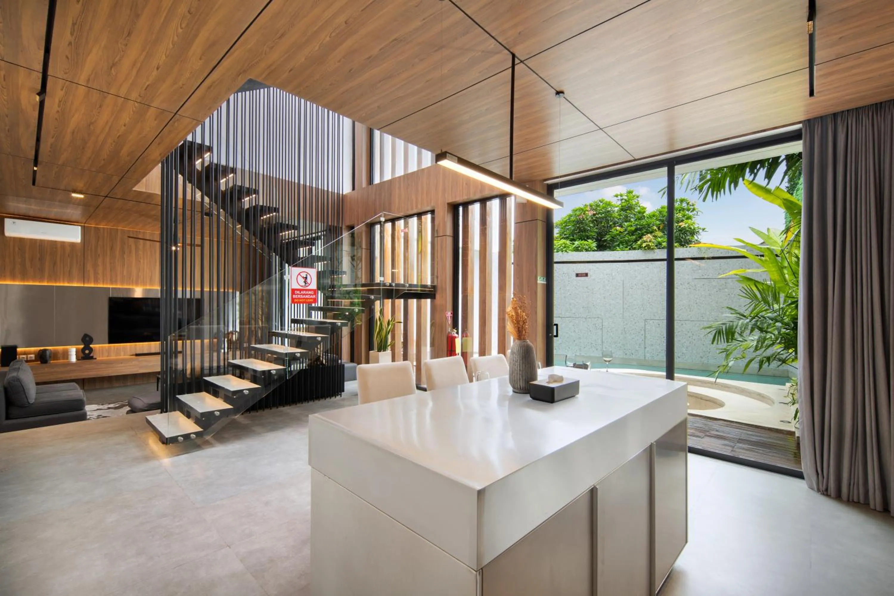 Dining area in Alex Villas Complex N2