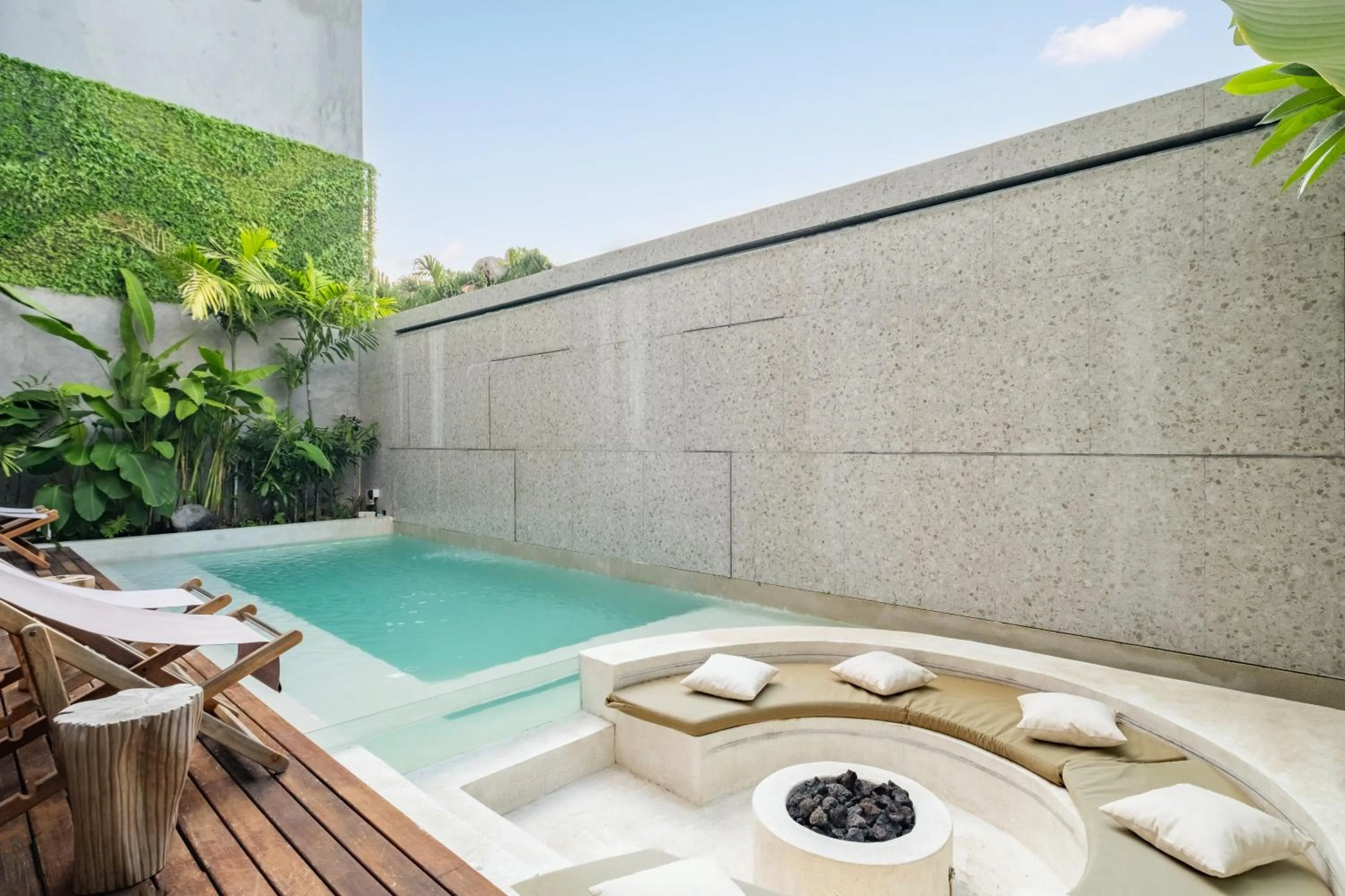 Swimming pool in Alex Villas Complex N2