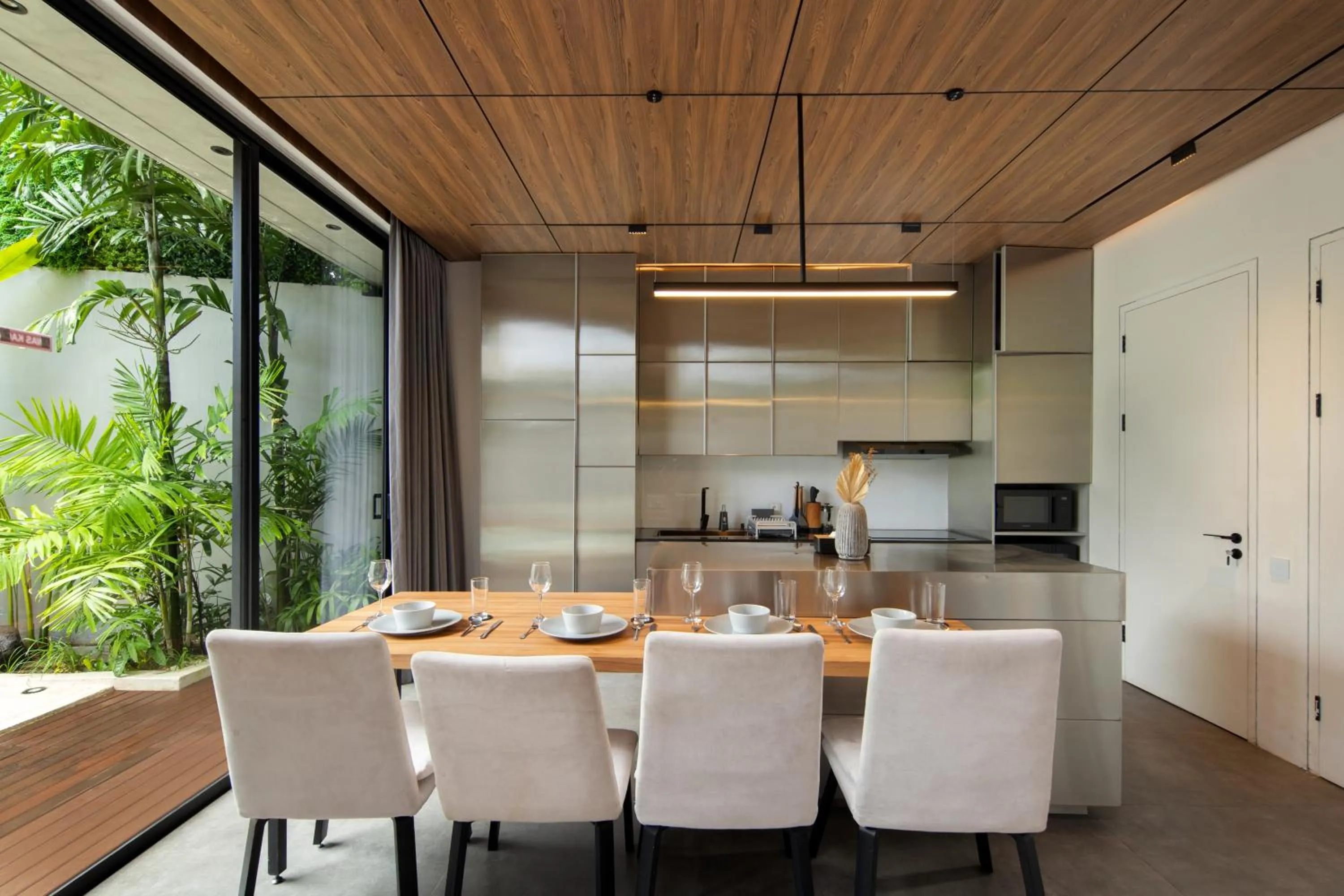 Dining area in Alex Villas Complex N2