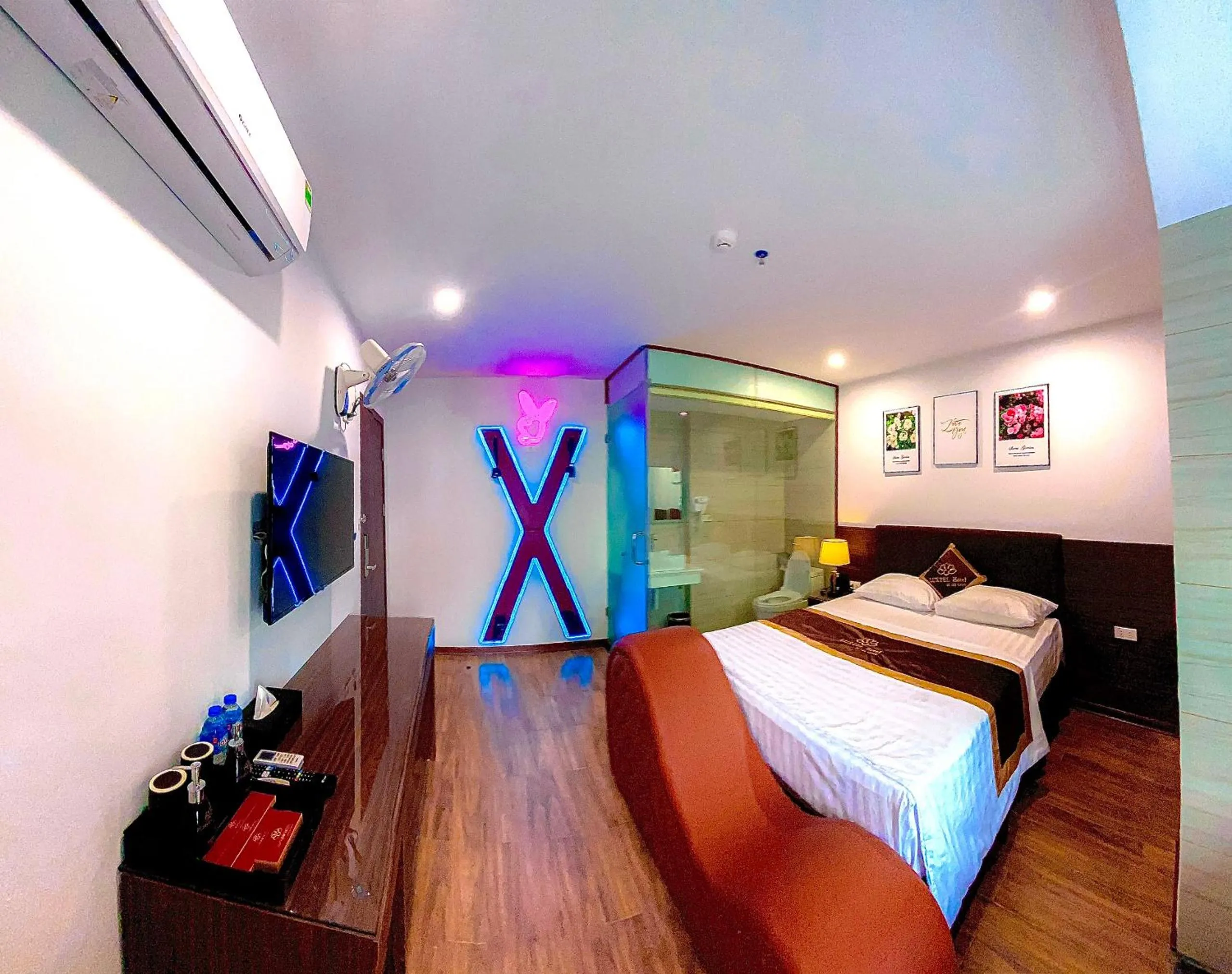 Hot Tub, Bed in Luxtel Hotel Ngoại Giao Đoàn