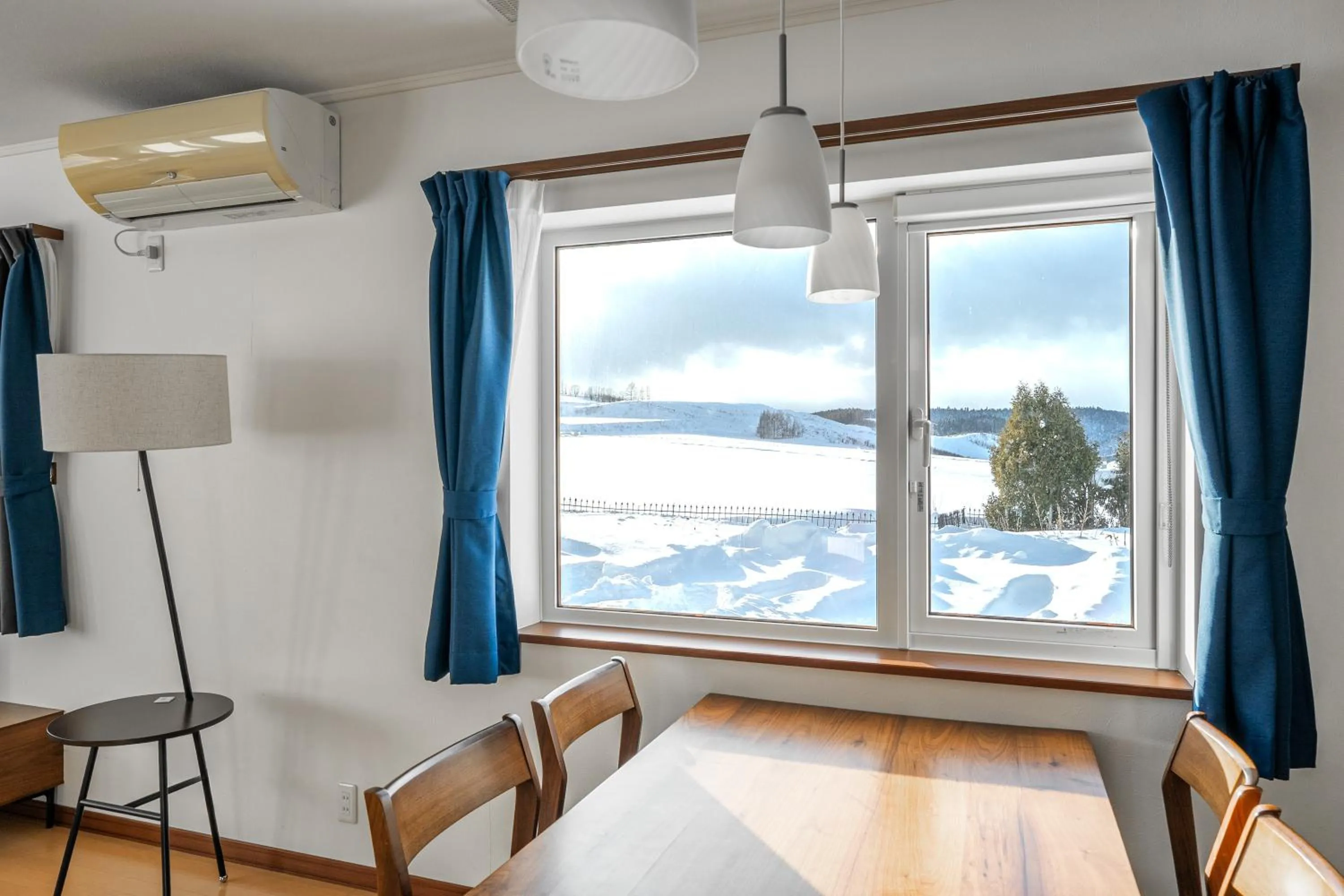 Dining area, Bed in THE VILLA FURANO【Wide Horizon】