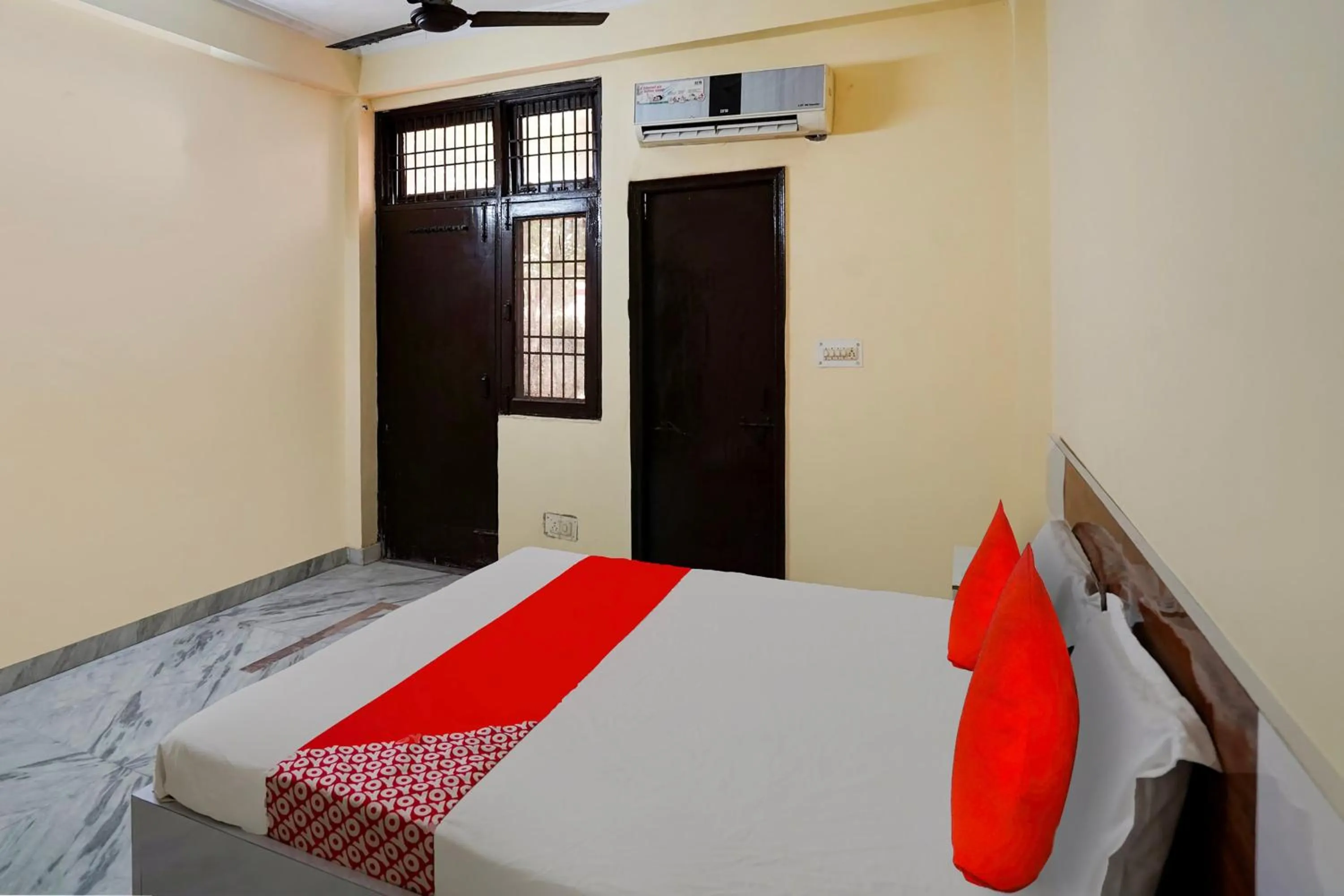 Bedroom, Bed in Hotel O The Pacific Hotel Parade Ground