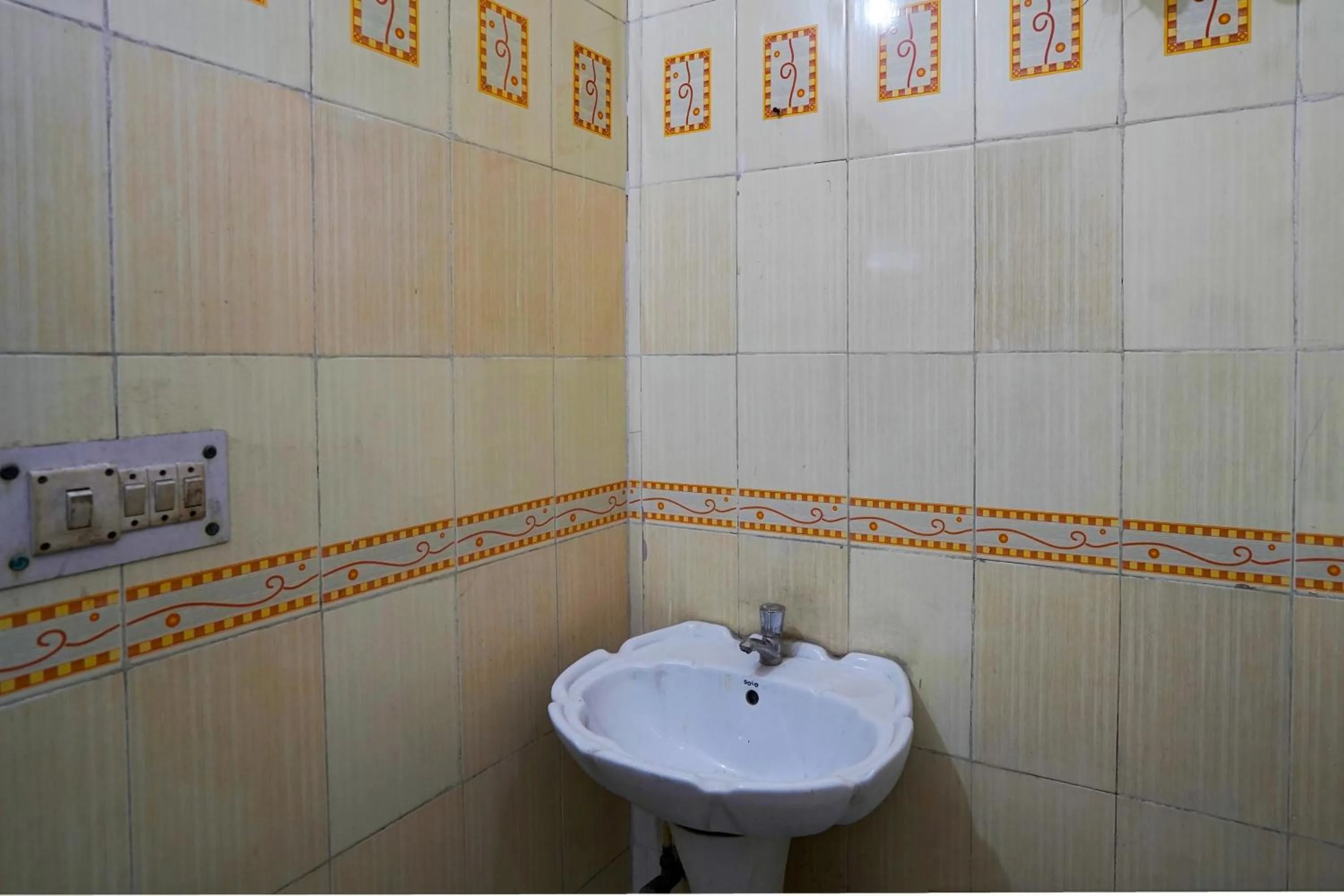 Bathroom in Hotel O The Pacific Hotel Parade Ground