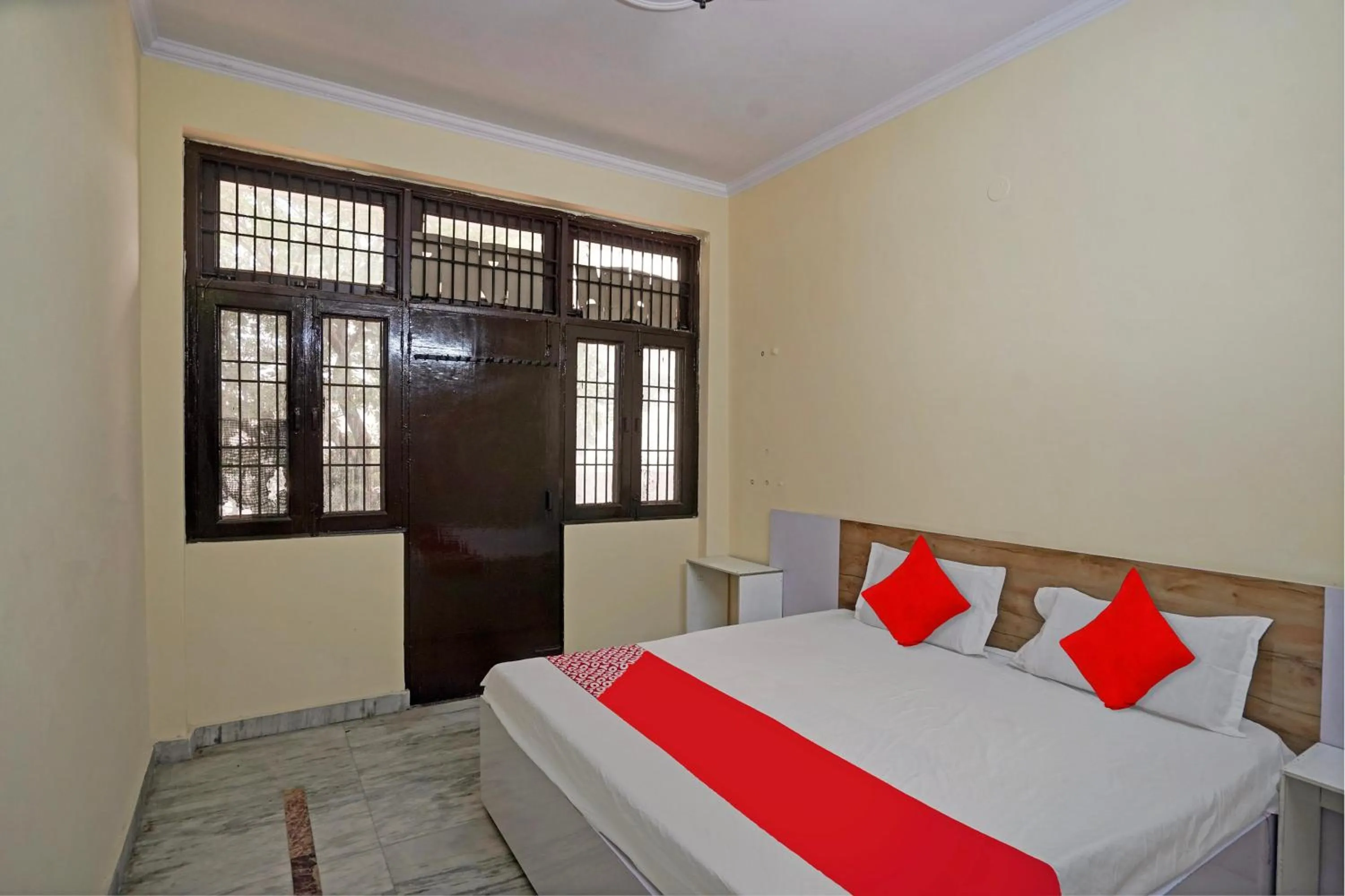 Bedroom, Bed in Hotel O The Pacific Hotel Parade Ground