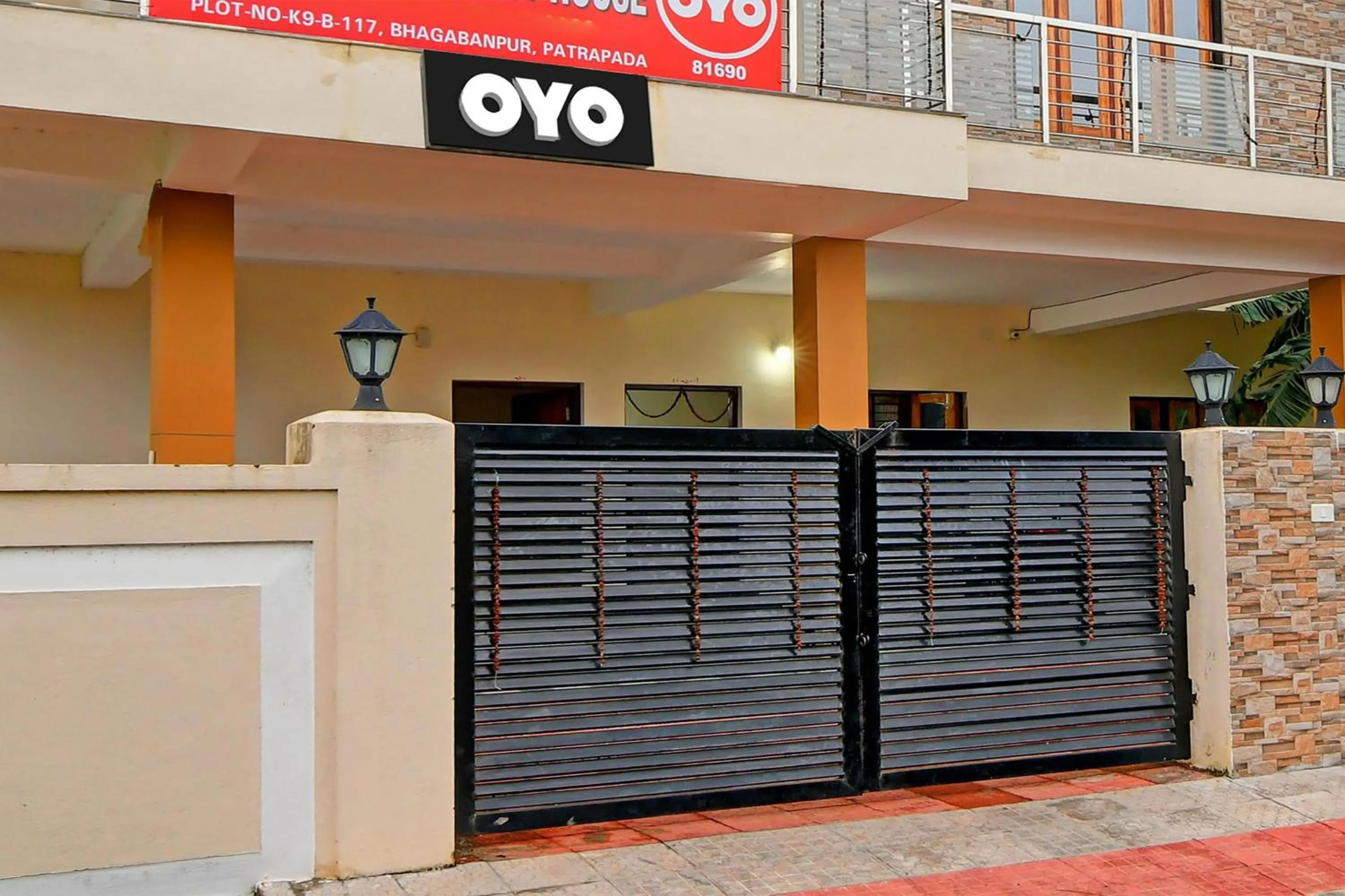 Facade/entrance in Hotel O Dream Palace Guest House