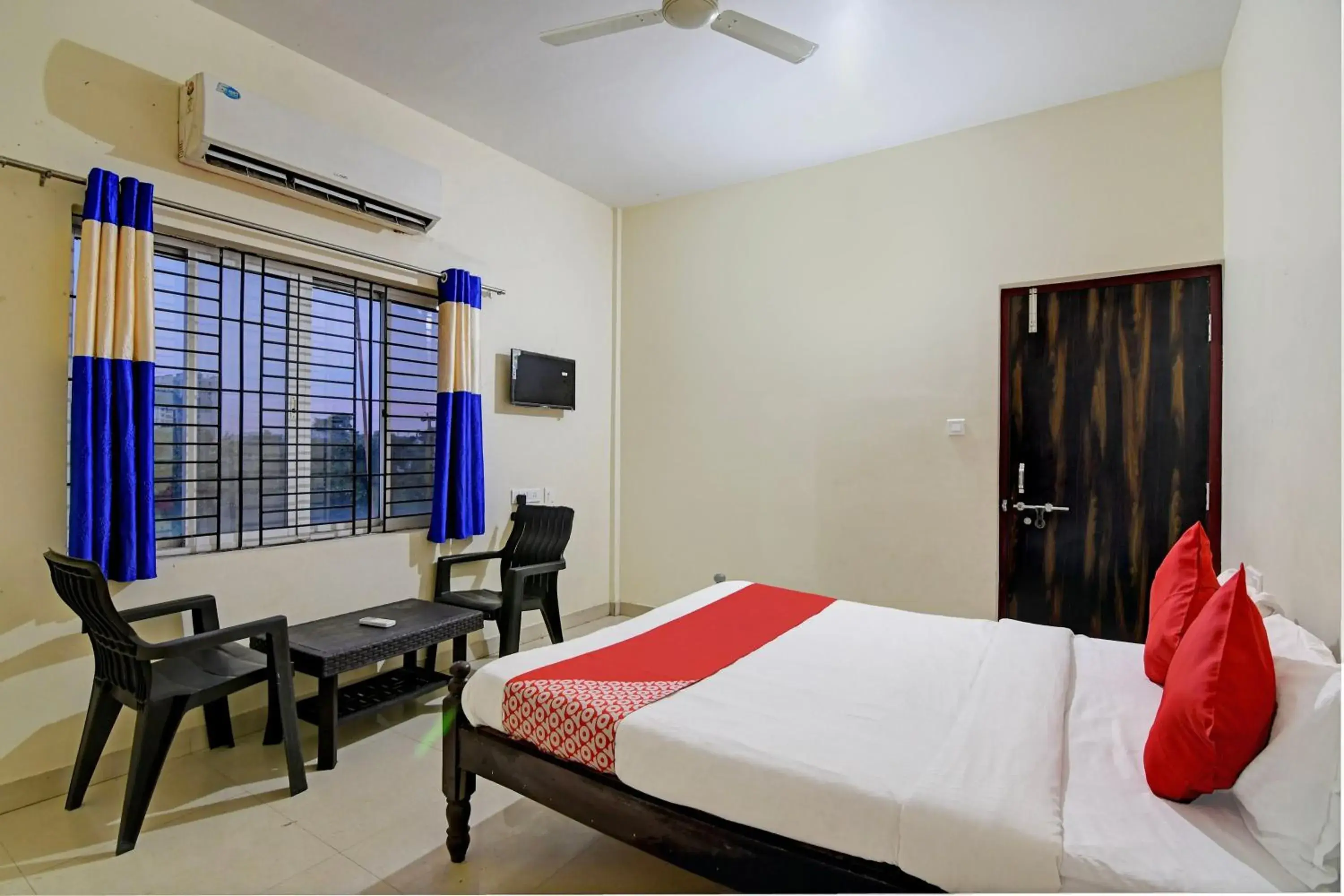 Classic Triple Room - single occupancy in Hotel O Dream Palace Guest House Classic Triple Room - single occupancy in Hotel O Dream Palace Guest House