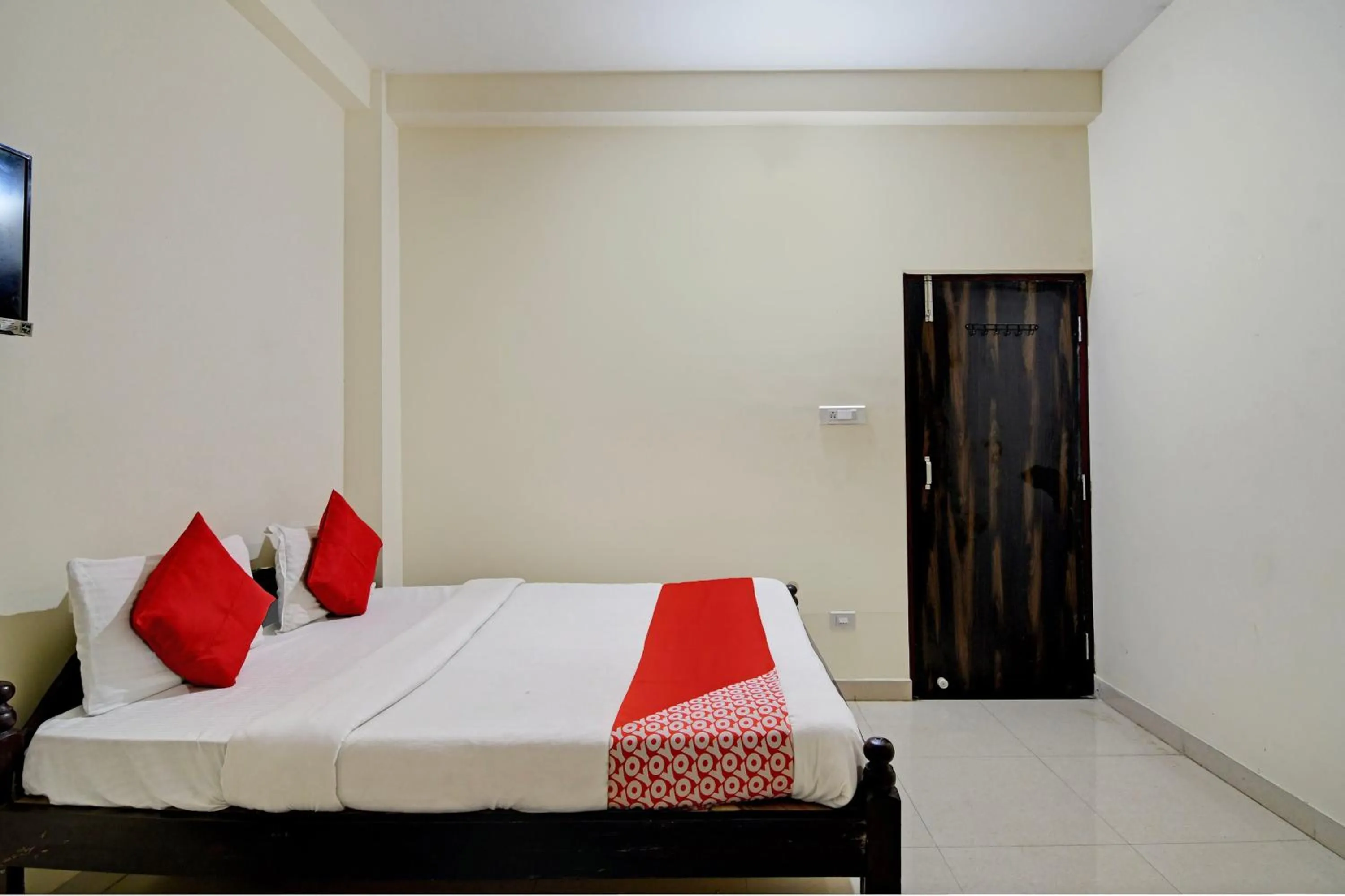 Lobby or reception, Bed in Hotel O Dream Palace Guest House