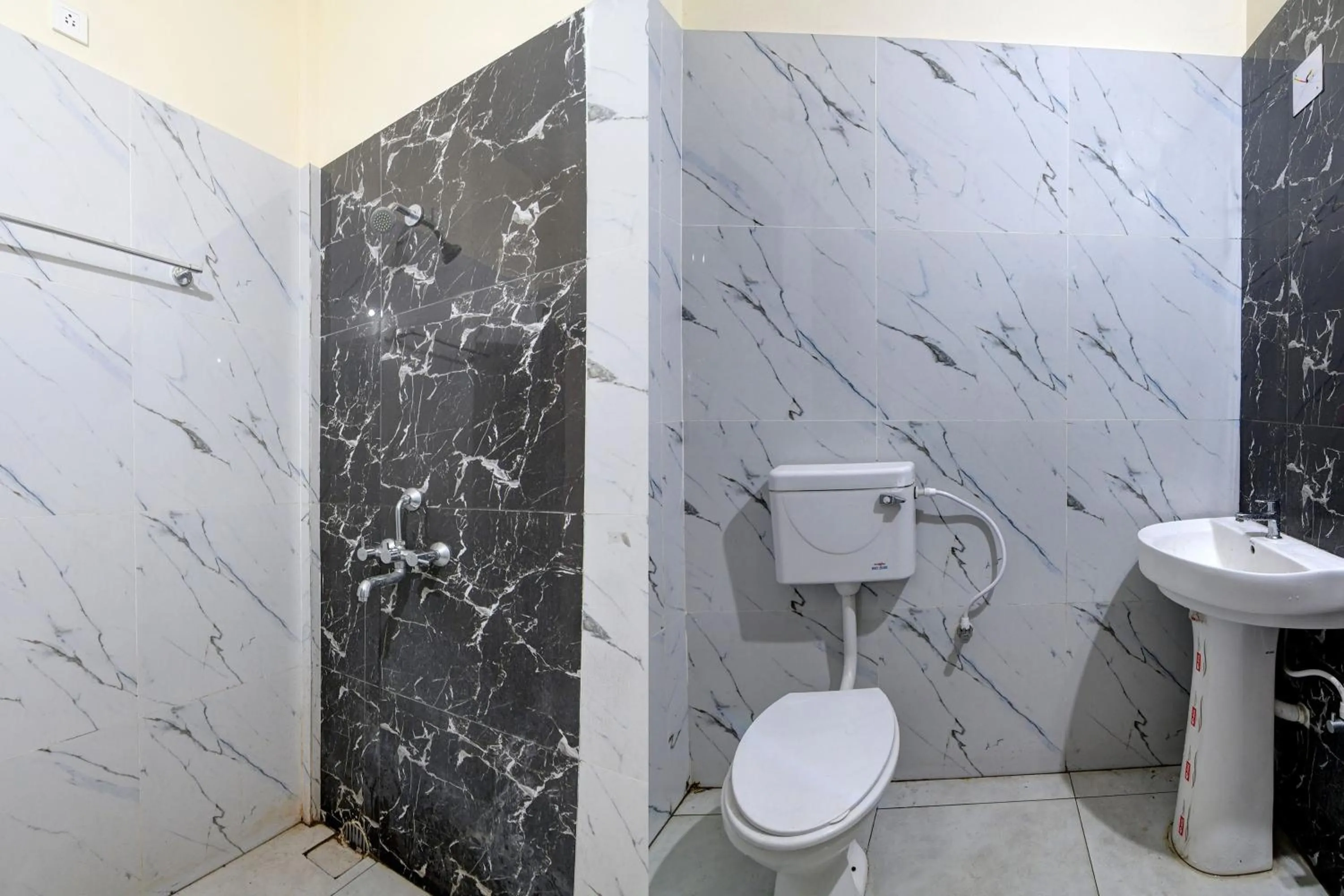 Bathroom in Hotel O Dream Palace Guest House