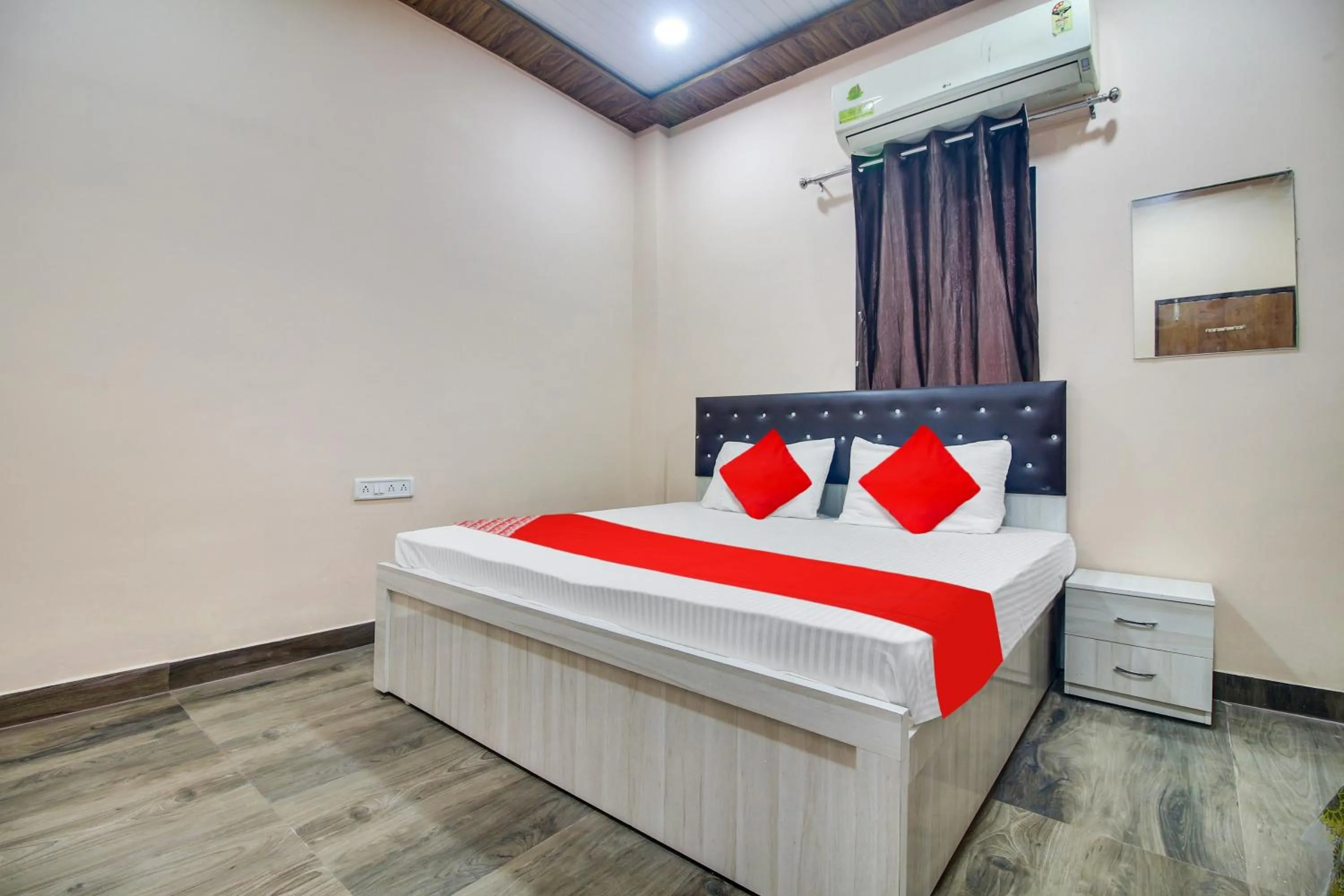 Bedroom, Bed in Hotel O Goyal Inn