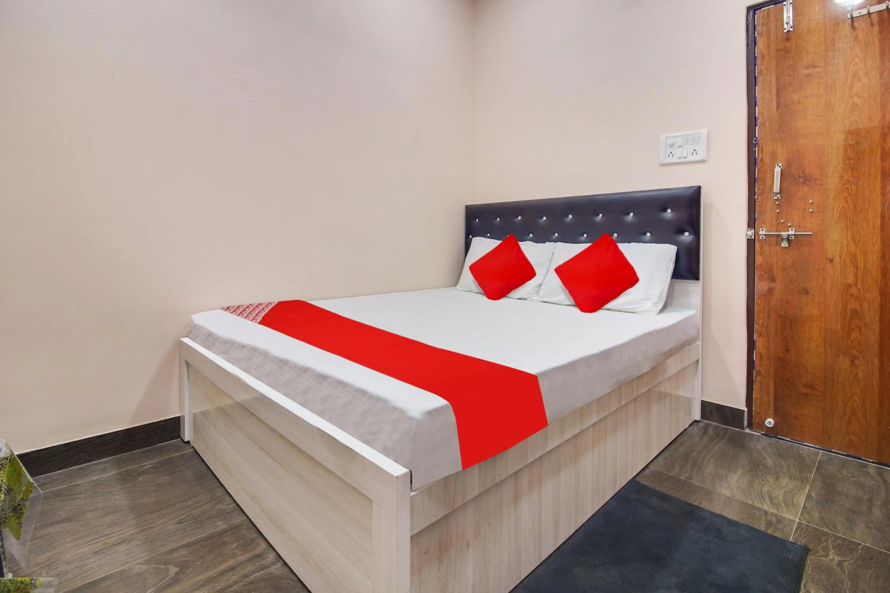 Lobby or reception, Bed in Hotel O Goyal Inn